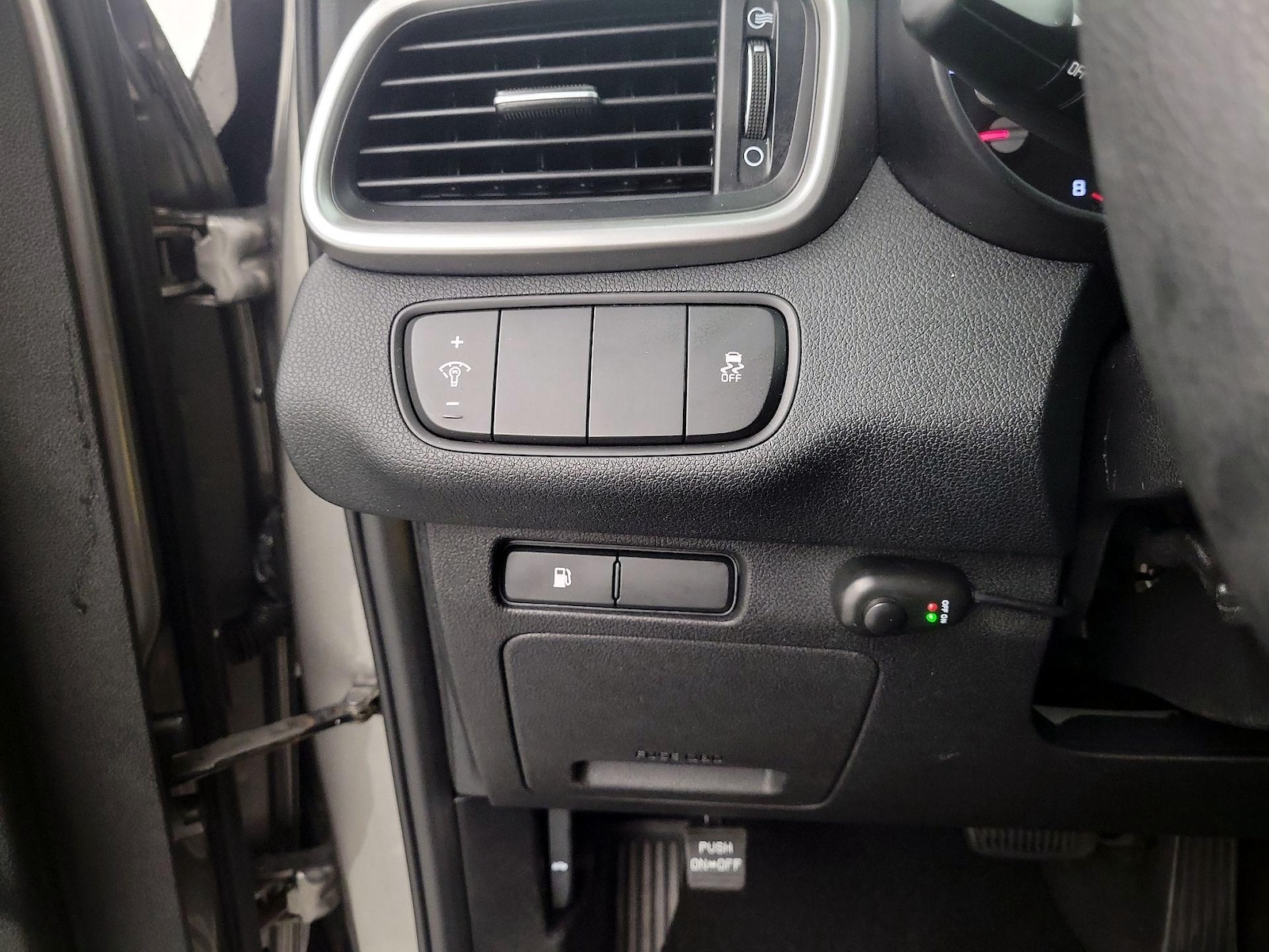 2018 Kia Sorento LX - Photo 14