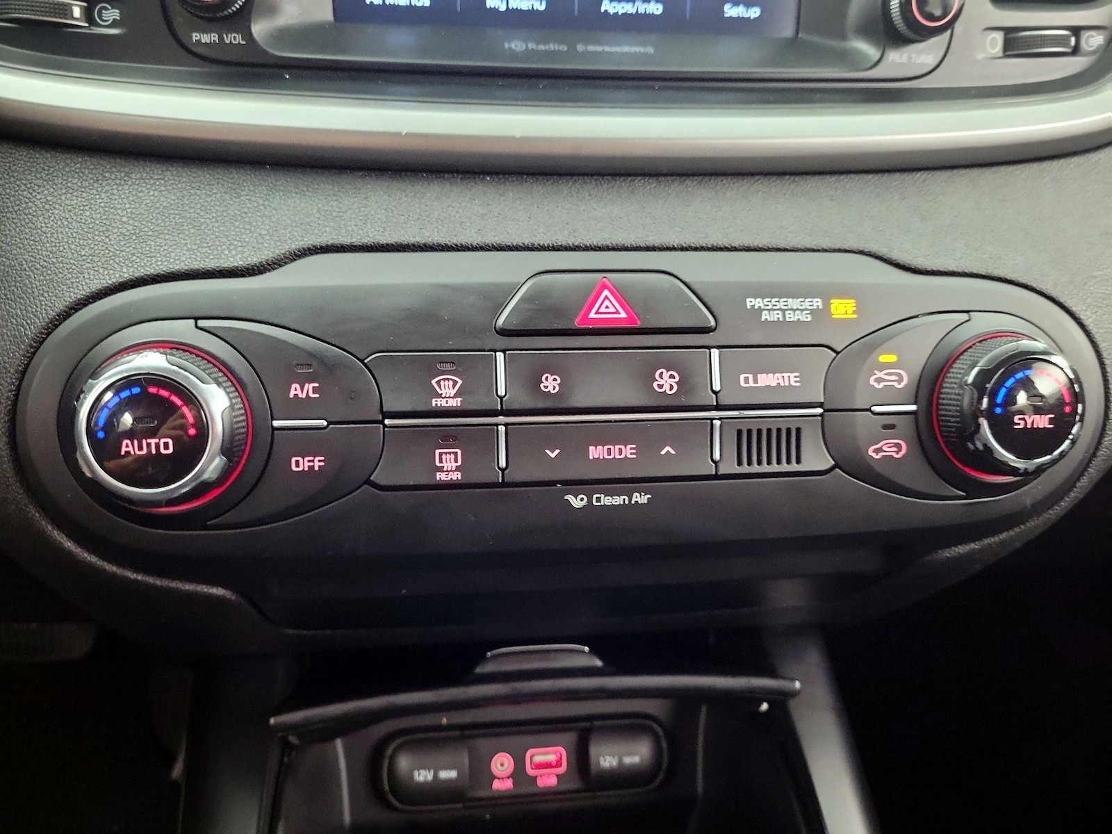 2018 Kia Sorento LX - Photo 17