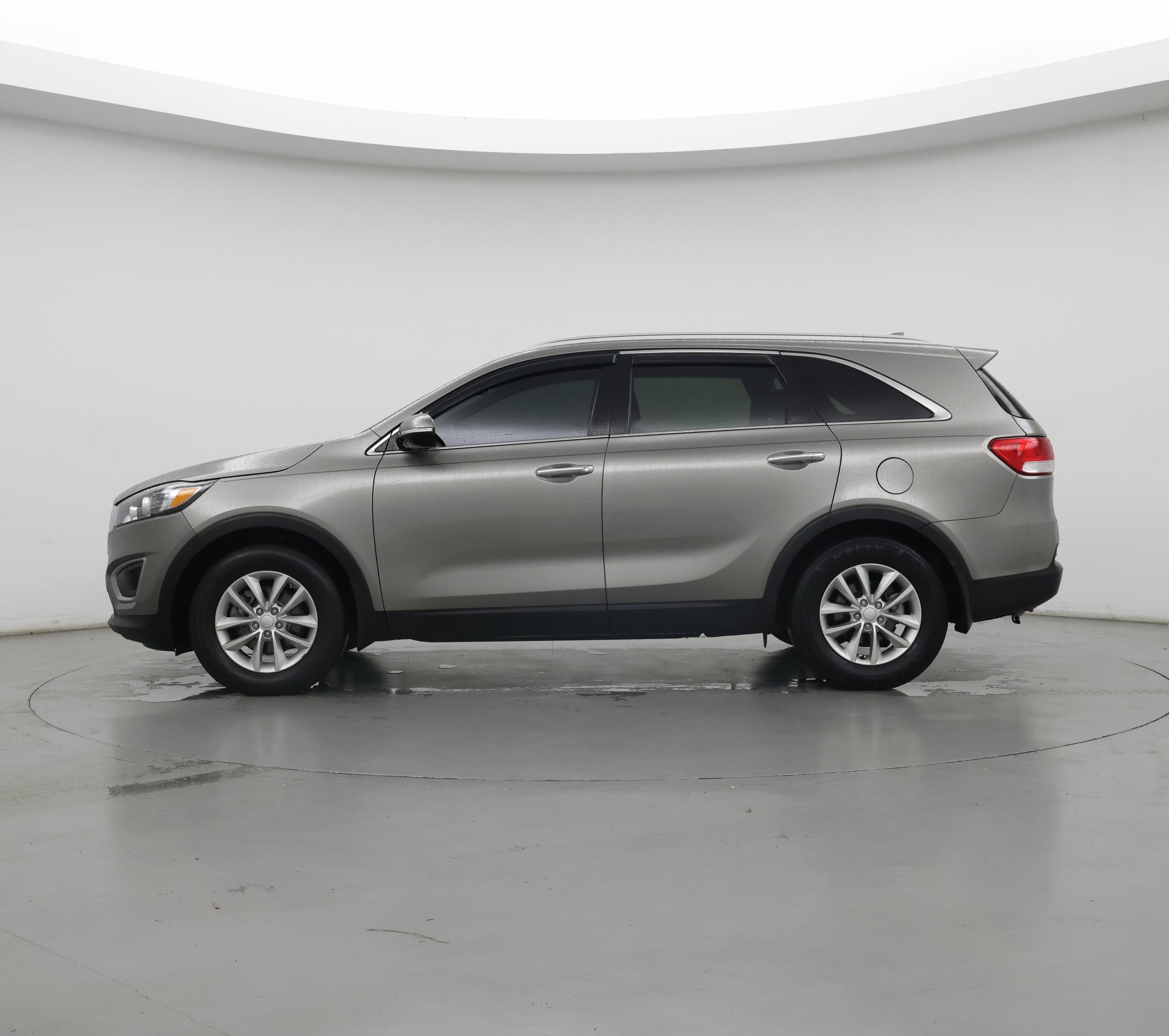 Thumbnail: 2018 Kia Sorento - 3
