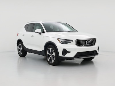 2025 Volvo XC40 B5 Plus Bright Theme
