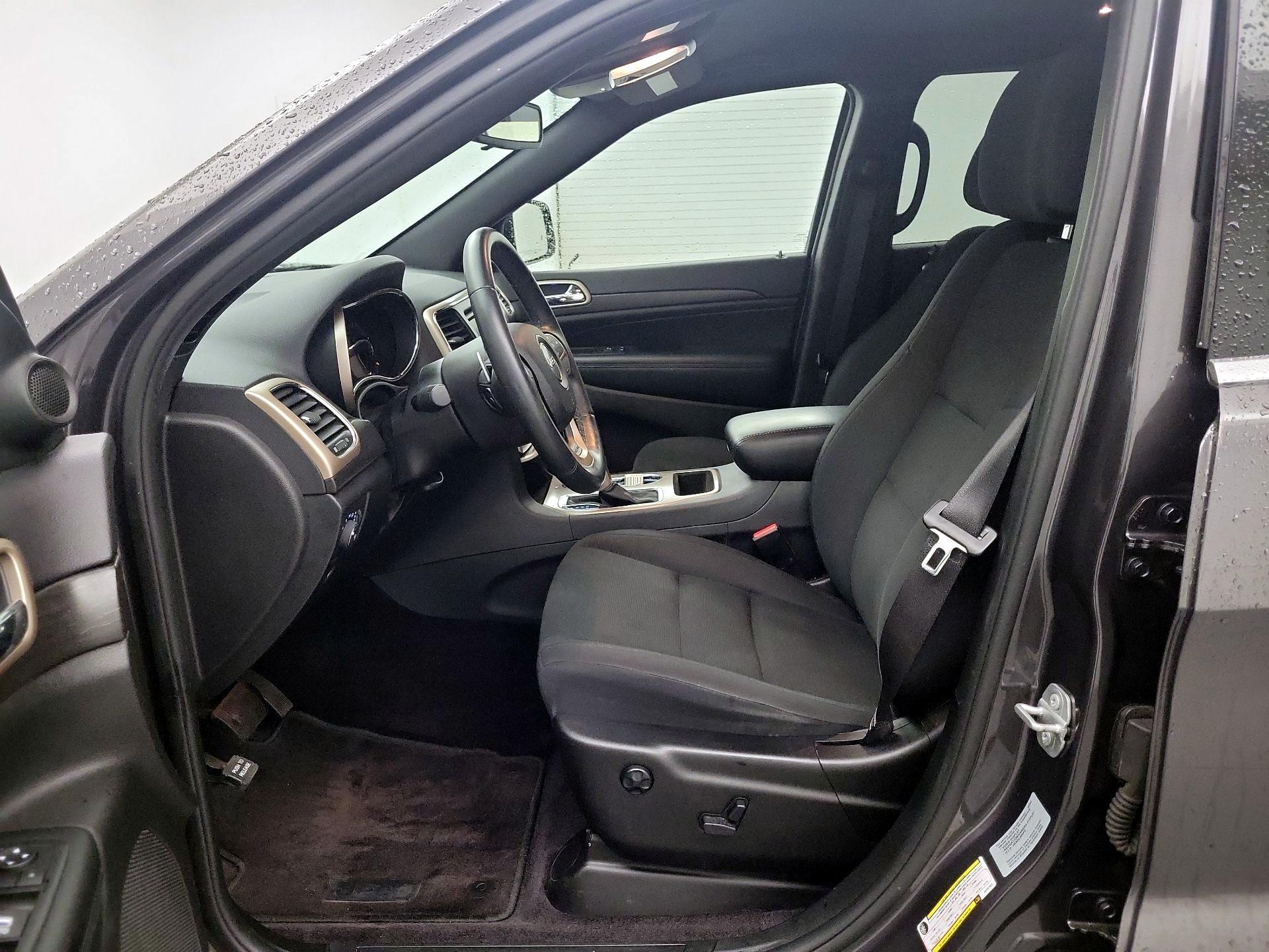 Thumbnail: 2016 Jeep Grand Cherokee - 11