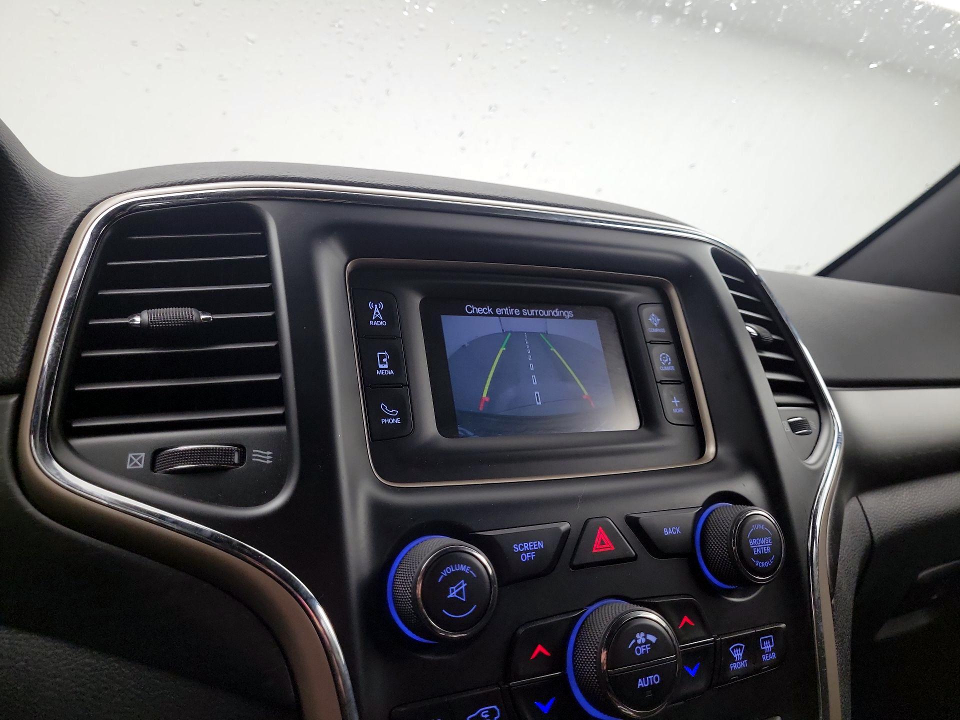 Thumbnail: 2016 Jeep Grand Cherokee - 14