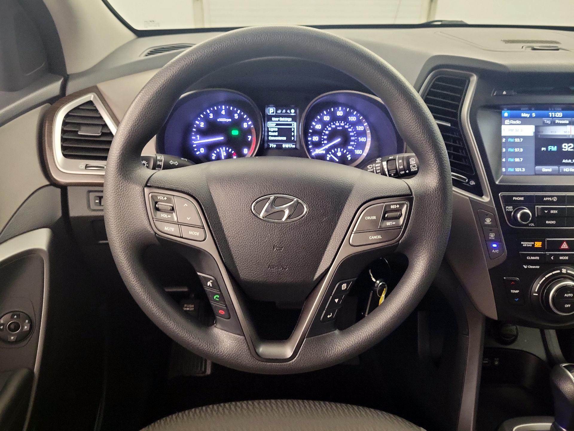 Thumbnail: 2017 Hyundai Santa Fe - 10