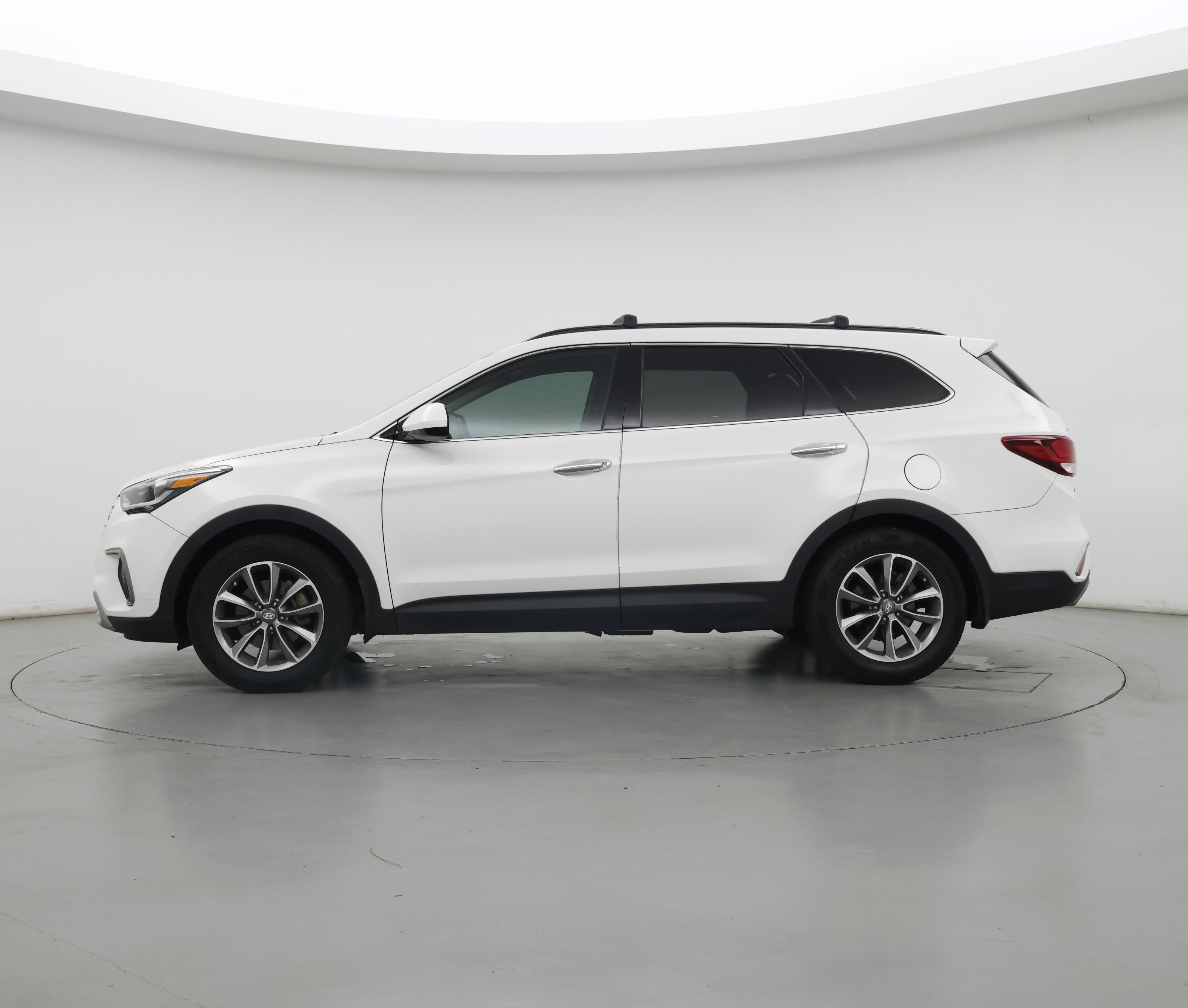 Thumbnail: 2017 Hyundai Santa Fe - 3
