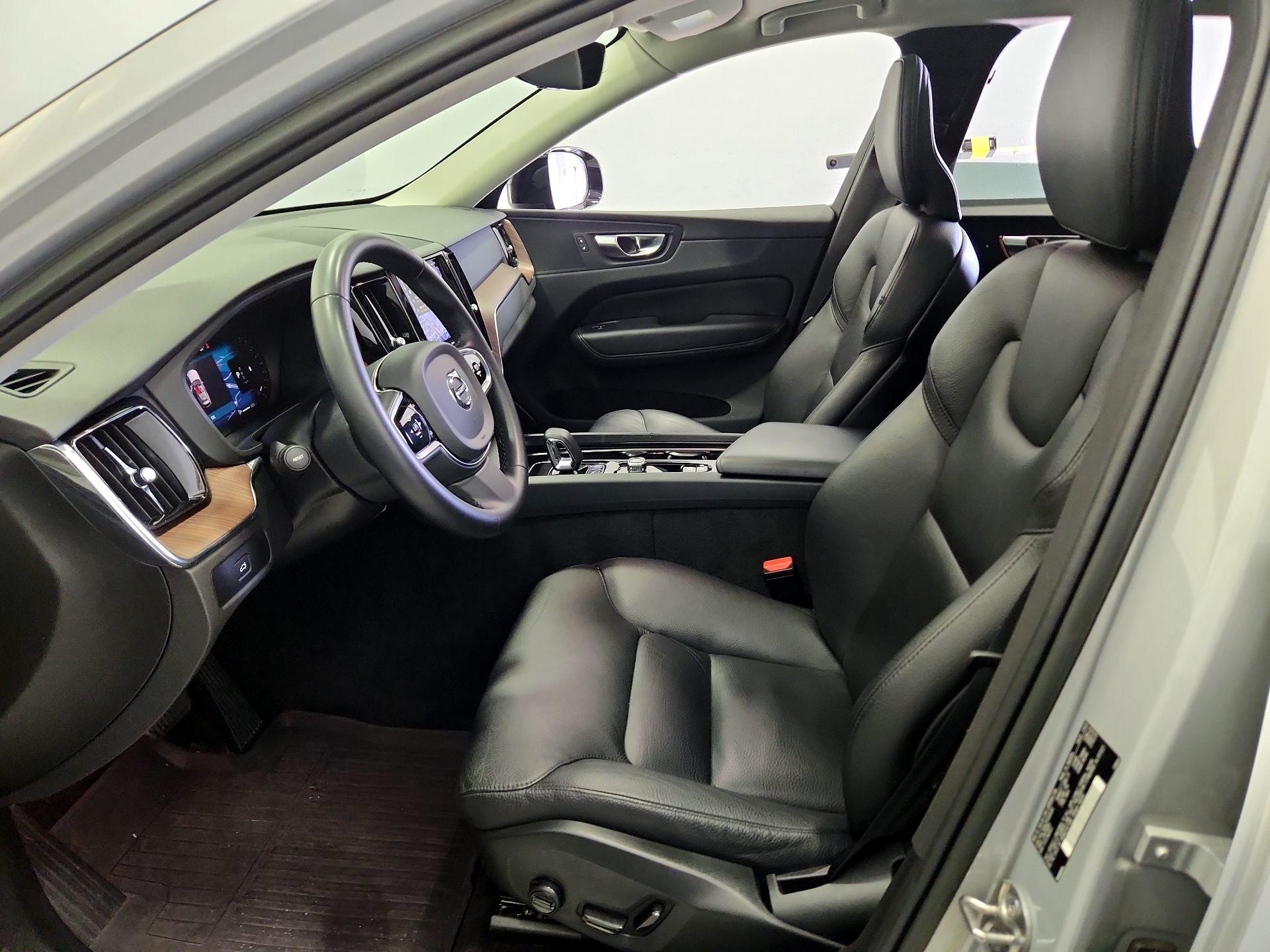 Thumbnail: 2023 Volvo XC60 - 11