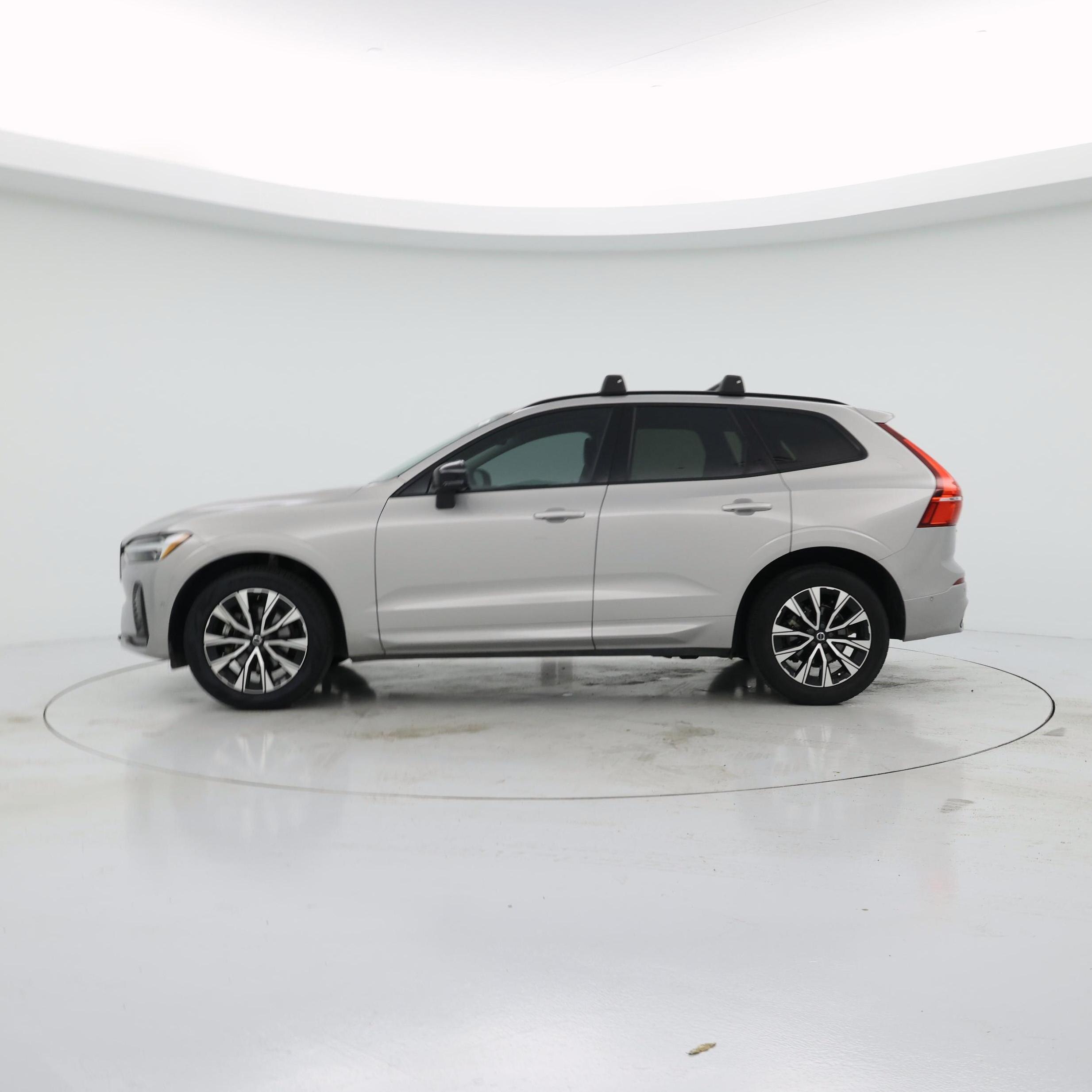Thumbnail: 2023 Volvo XC60 - 3