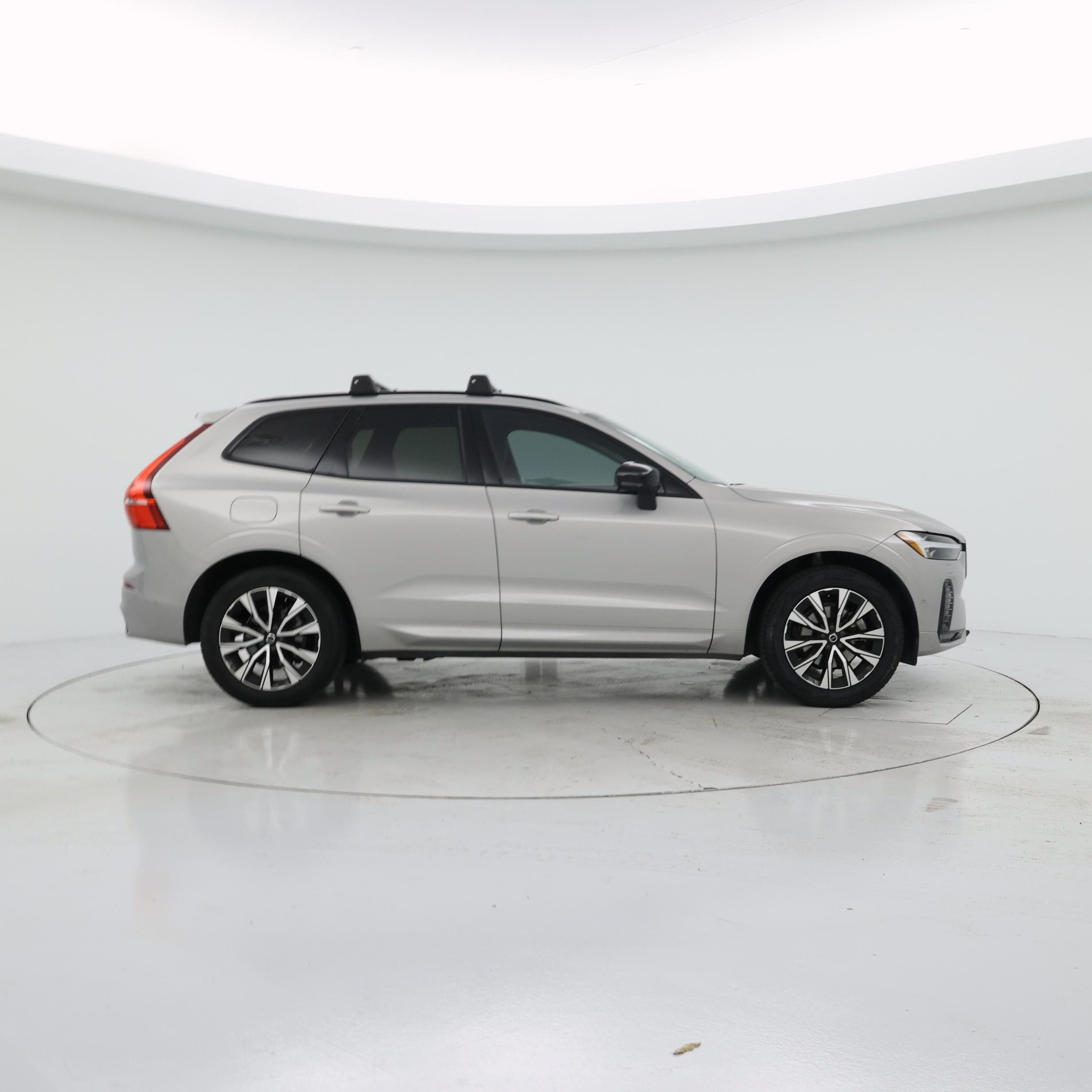 Thumbnail: 2023 Volvo XC60 - 7