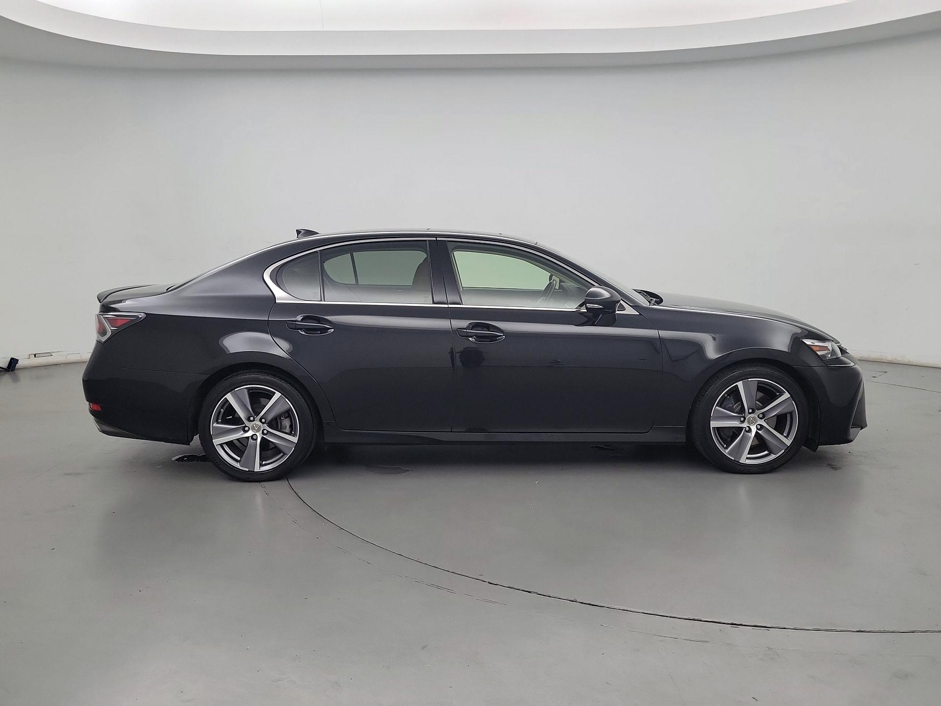 Thumbnail: 2017 Lexus GS - 4