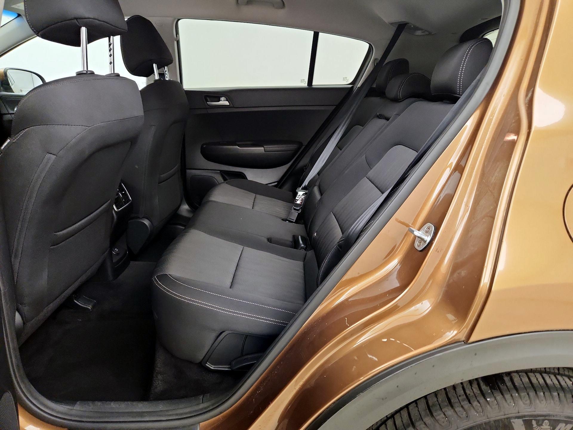 Thumbnail: 2017 Kia Sportage - 17