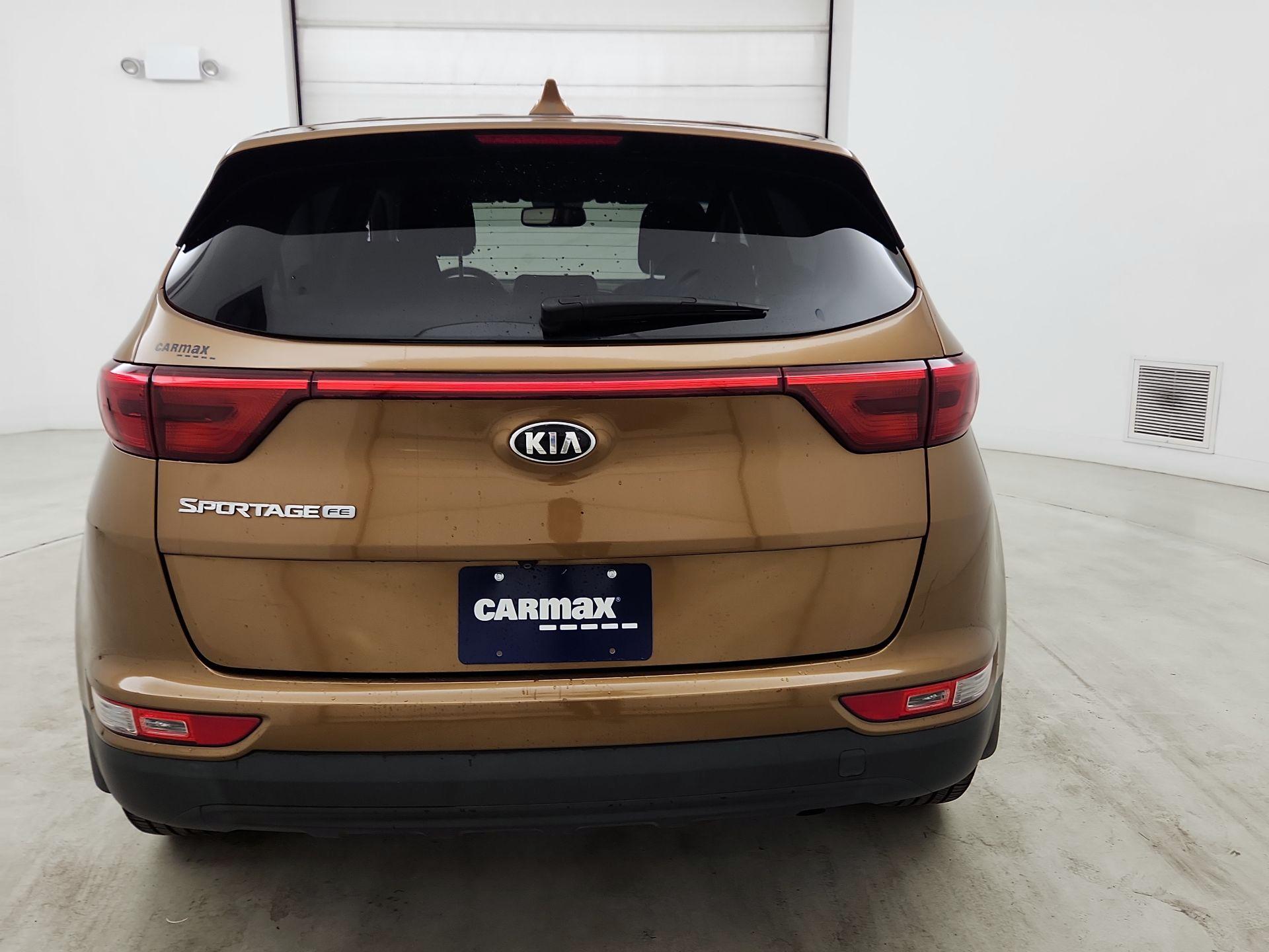 Thumbnail: 2017 Kia Sportage - 6