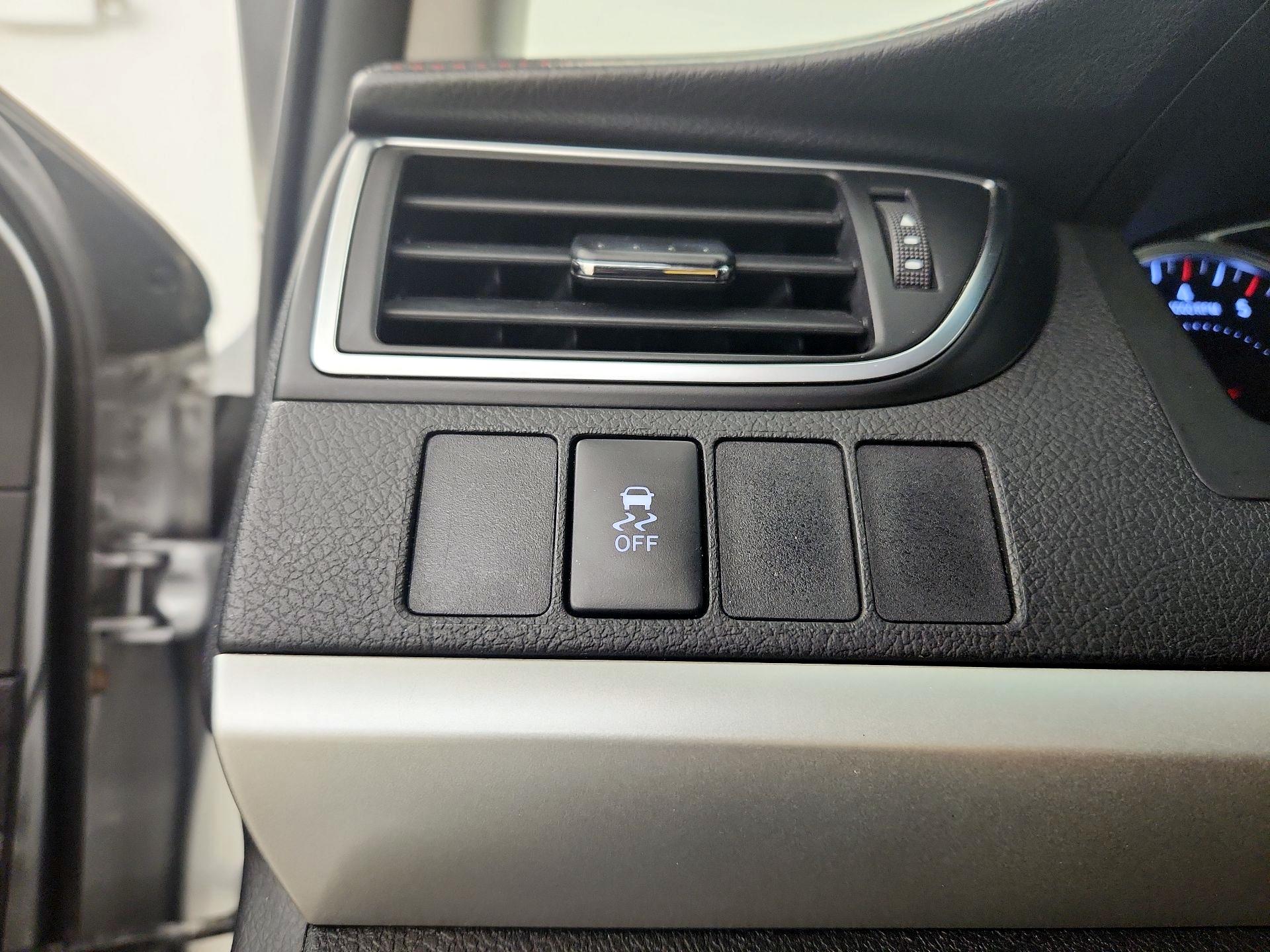 Thumbnail: 2015 Toyota Camry - 11