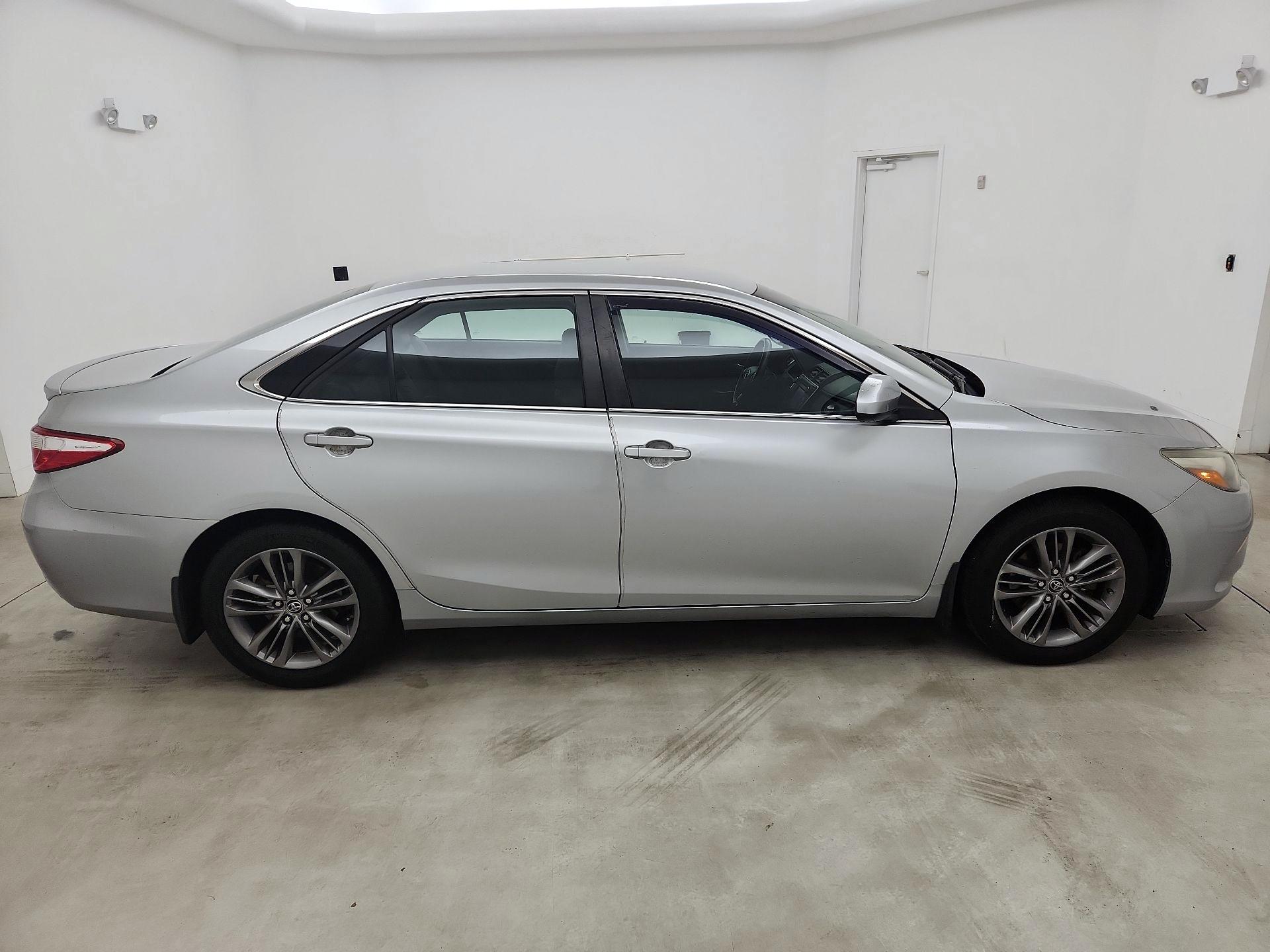 Thumbnail: 2015 Toyota Camry - 4