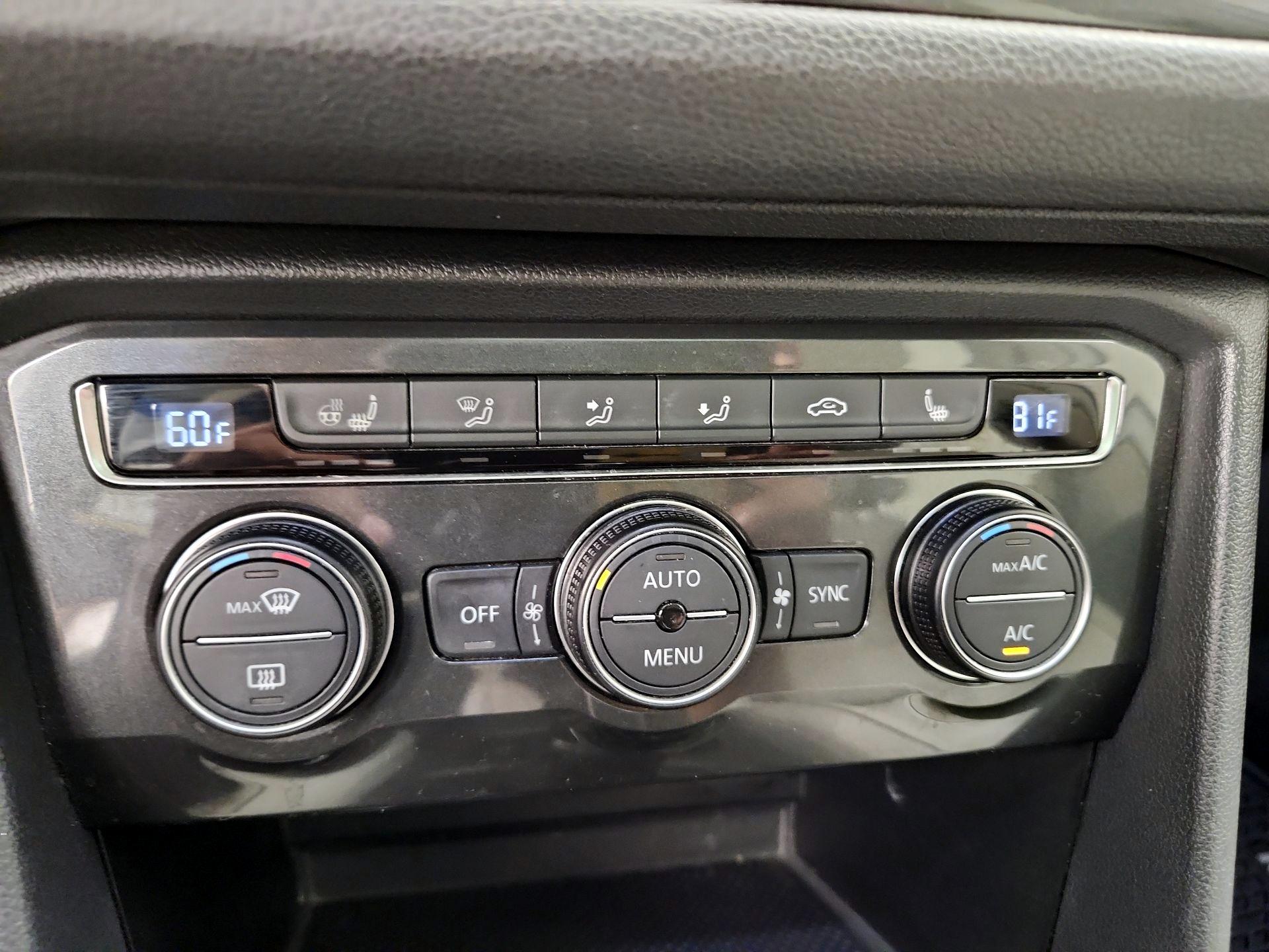 Thumbnail: 2018 Volkswagen Tiguan - 17