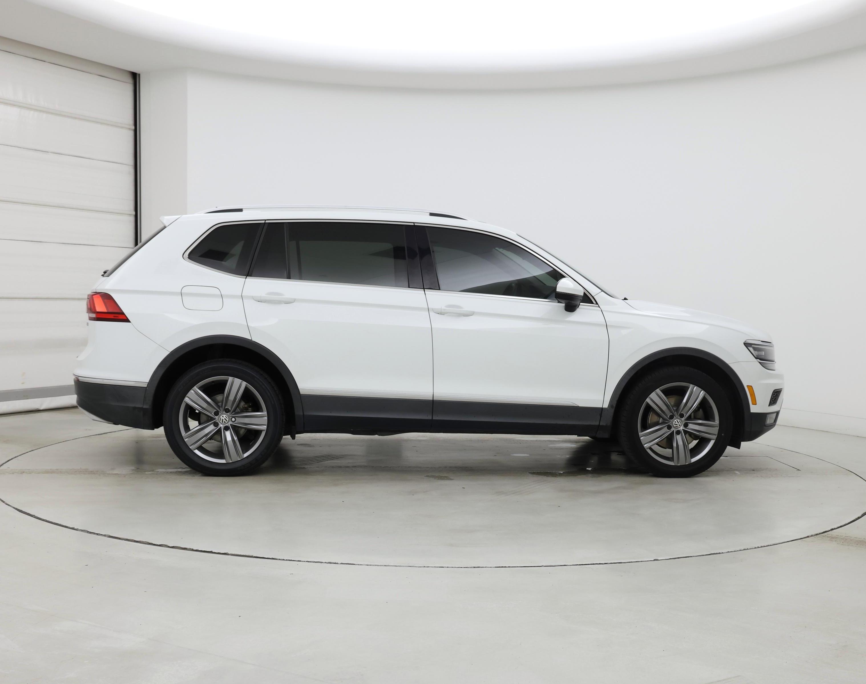 Thumbnail: 2018 Volkswagen Tiguan - 7