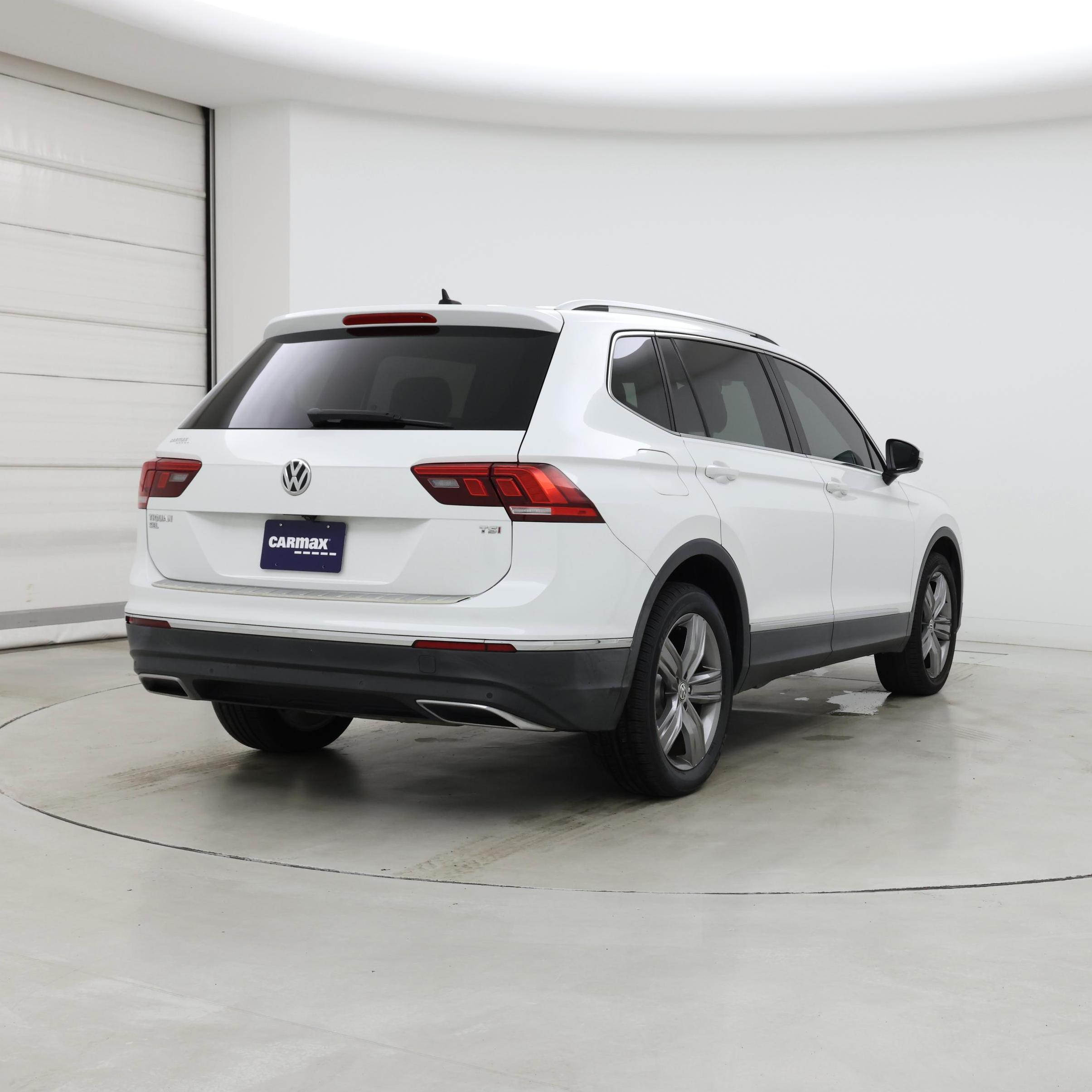 Thumbnail: 2018 Volkswagen Tiguan - 8
