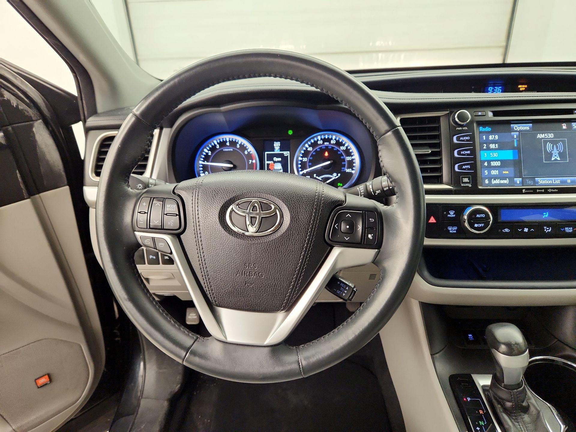 Thumbnail: 2016 Toyota Highlander - 10