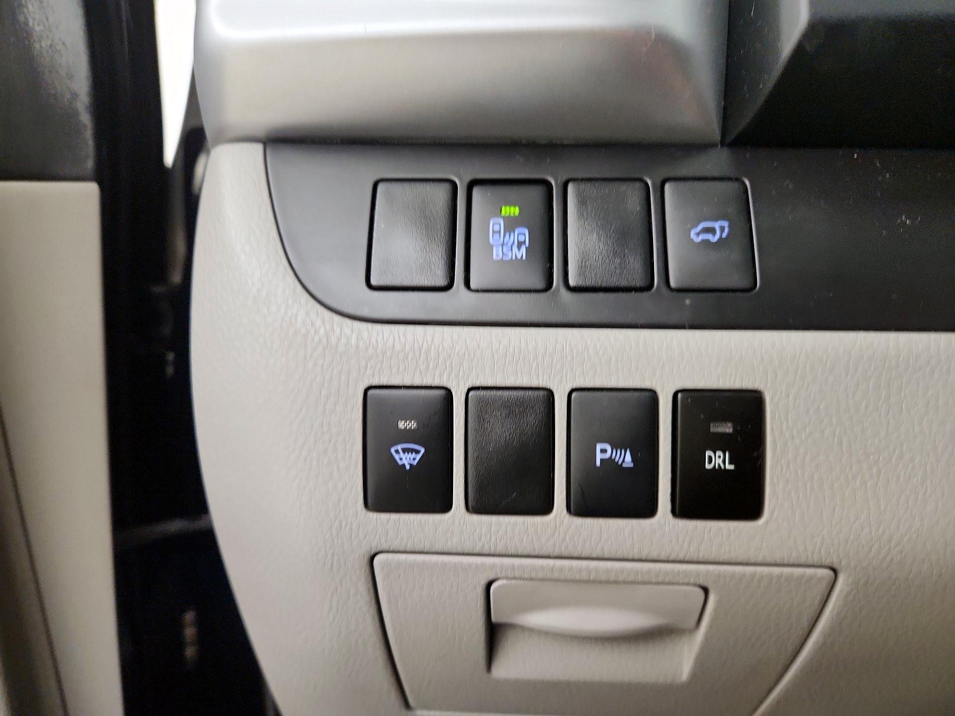 Thumbnail: 2016 Toyota Highlander - 13