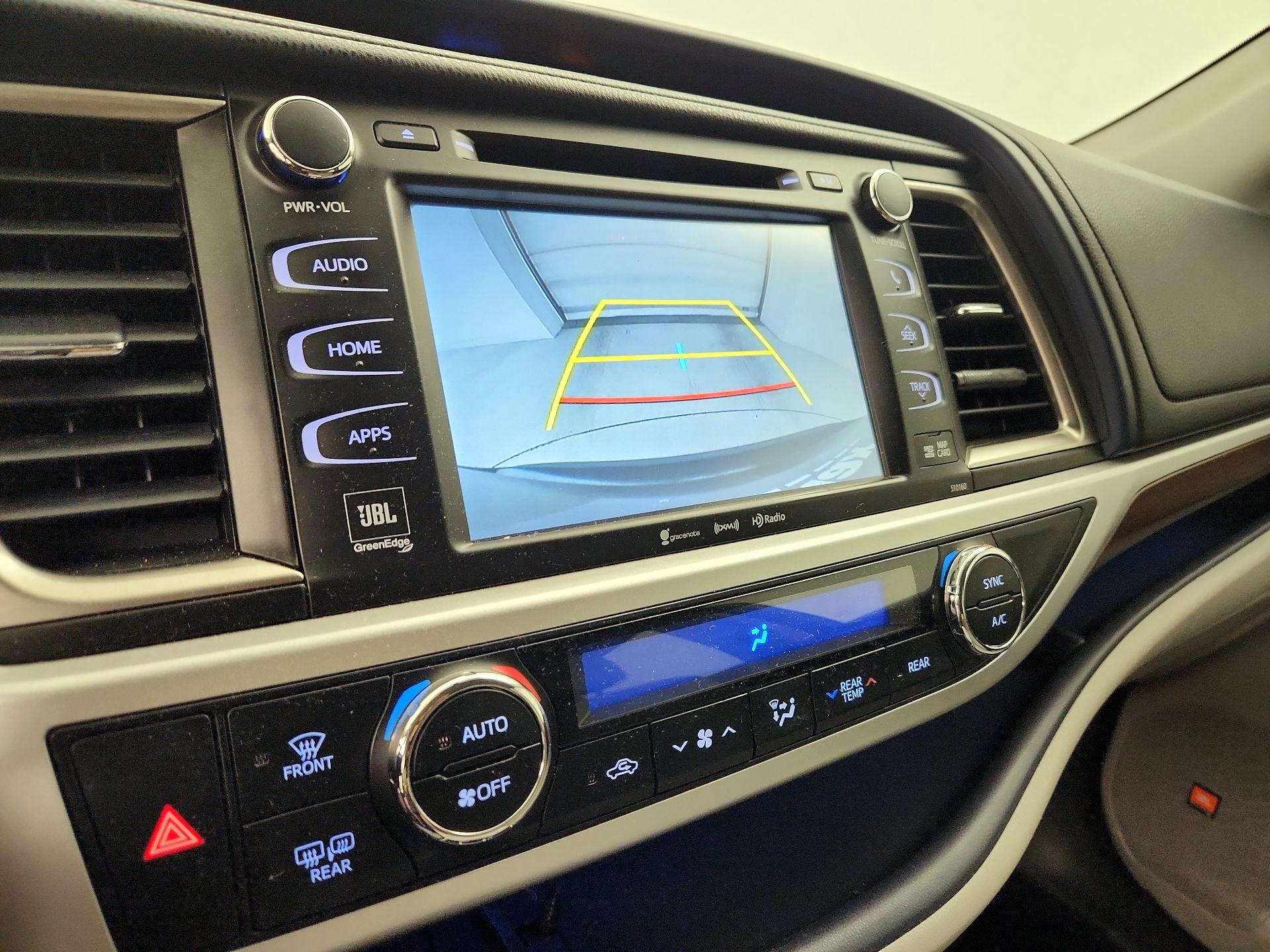 Thumbnail: 2016 Toyota Highlander - 14