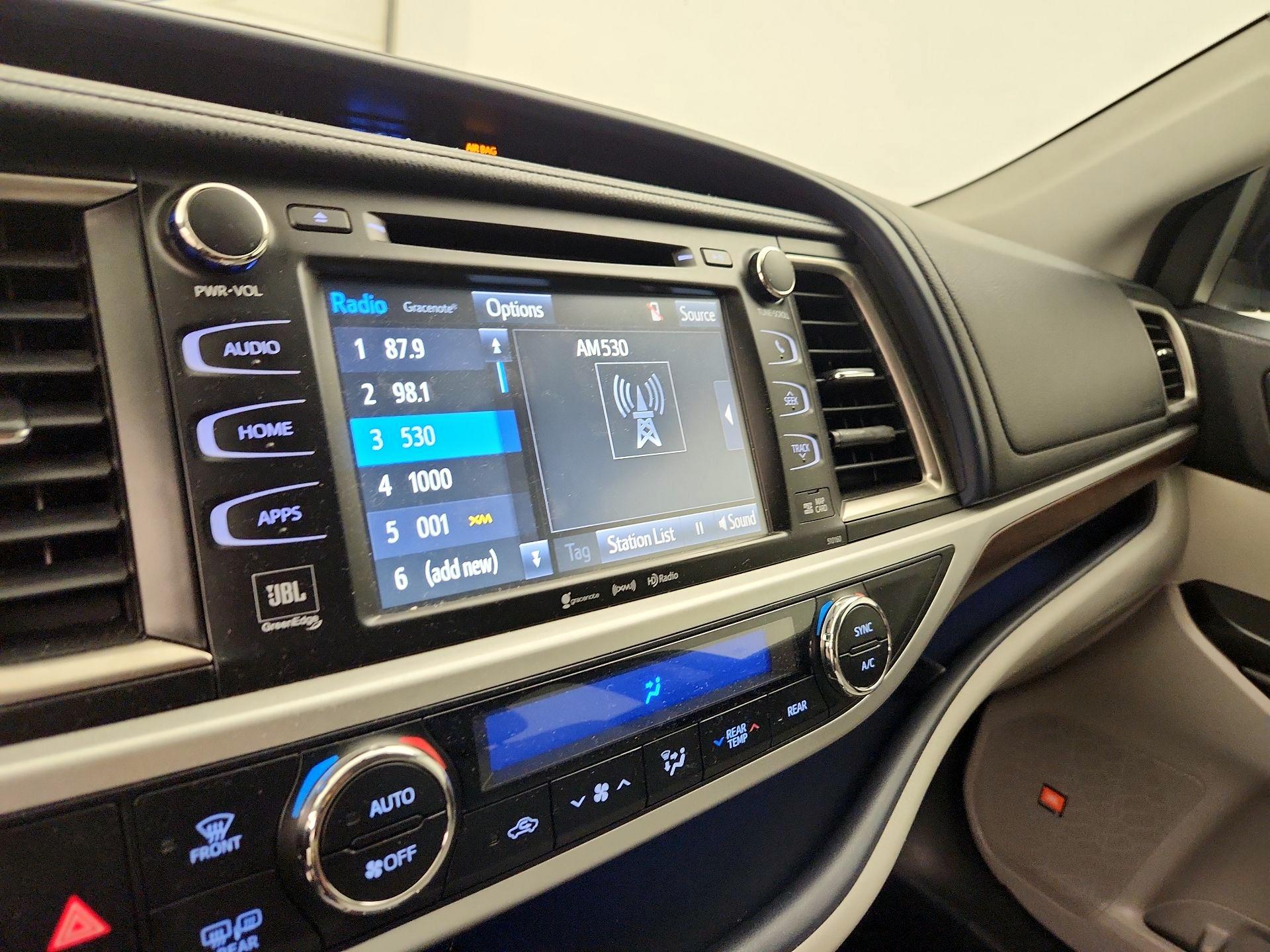 Thumbnail: 2016 Toyota Highlander - 15