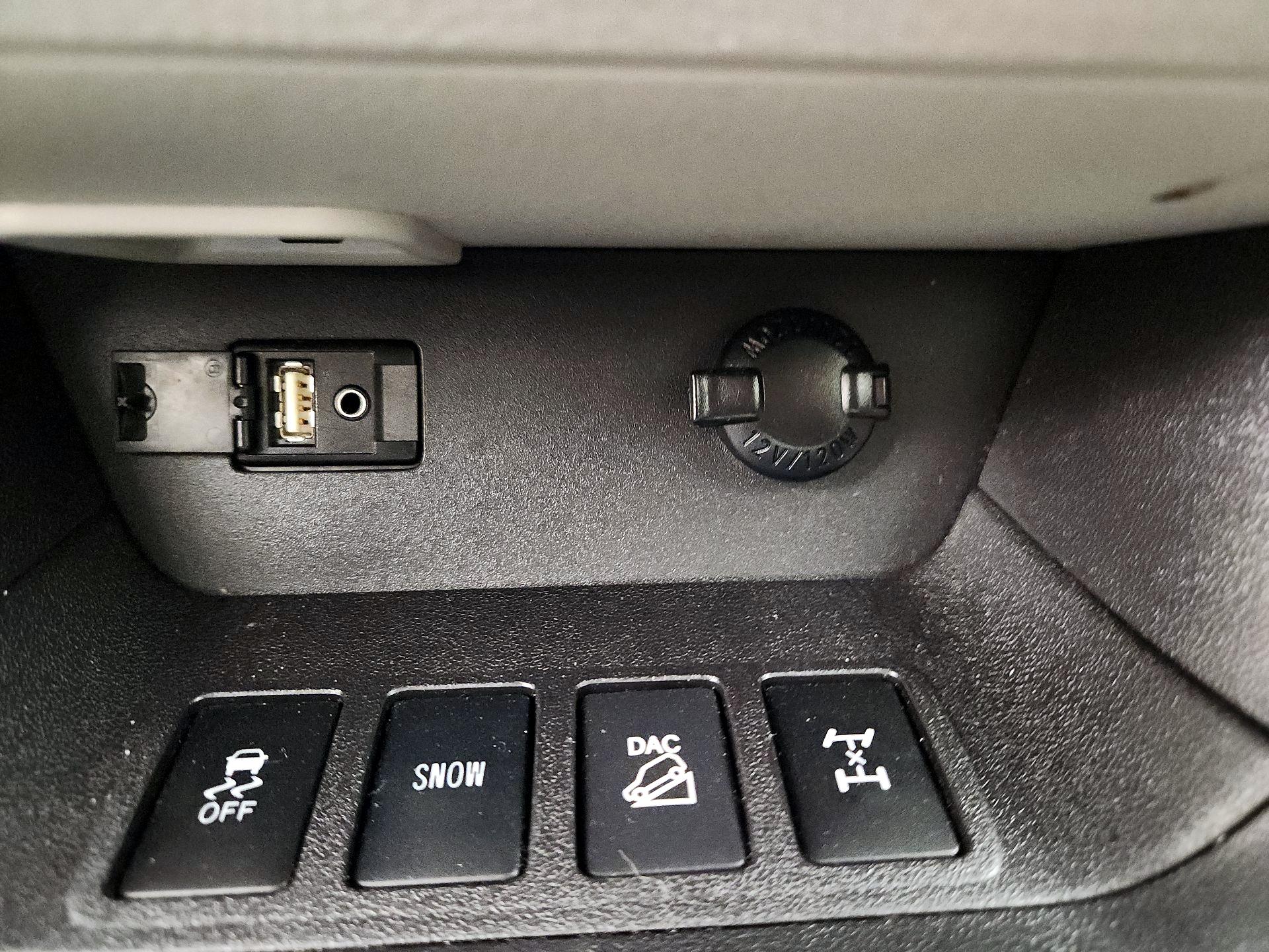 Thumbnail: 2016 Toyota Highlander - 18