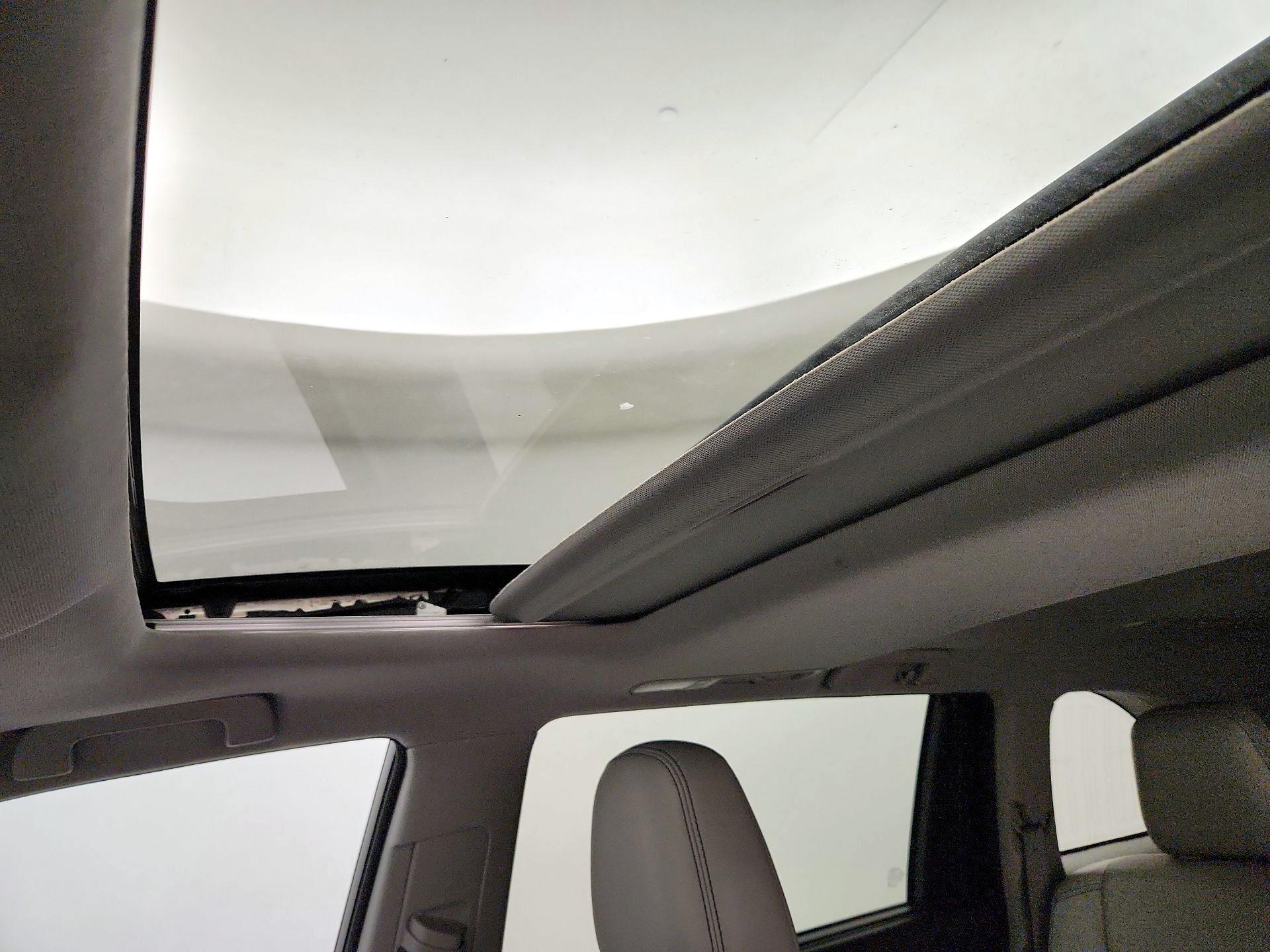 Thumbnail: 2016 Toyota Highlander - 19