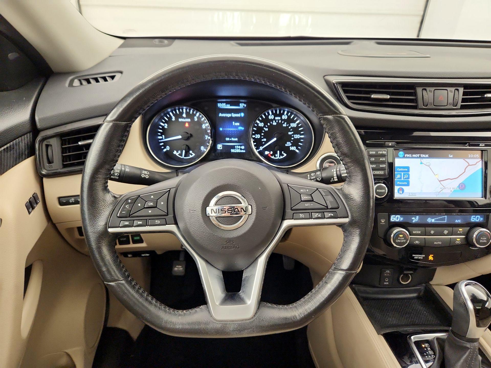 Thumbnail: 2017 Nissan Rogue - 10