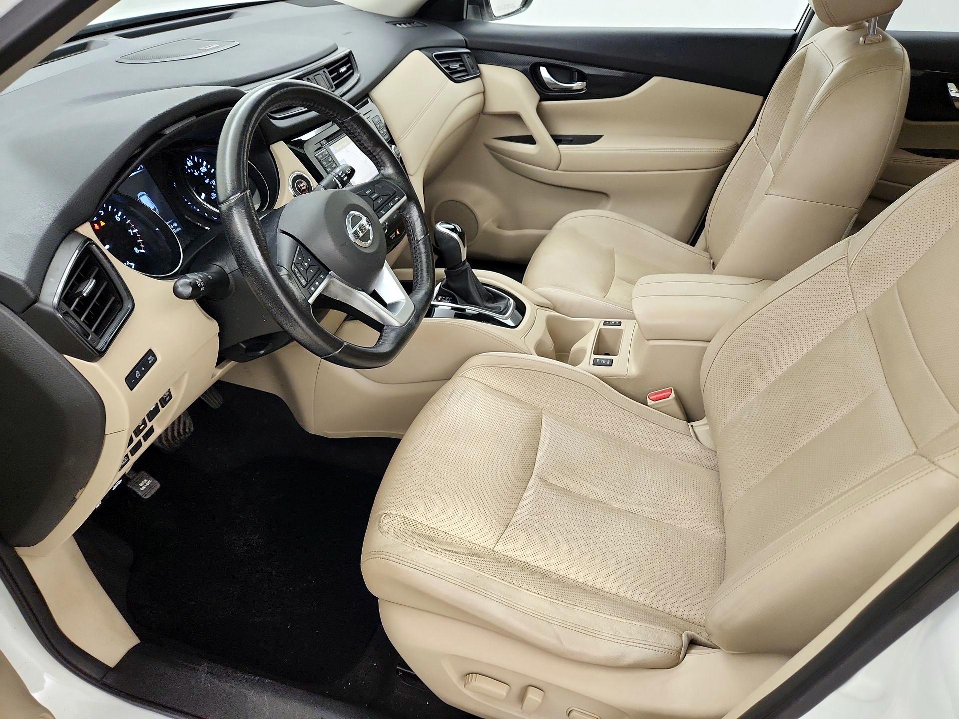 Thumbnail: 2017 Nissan Rogue - 11