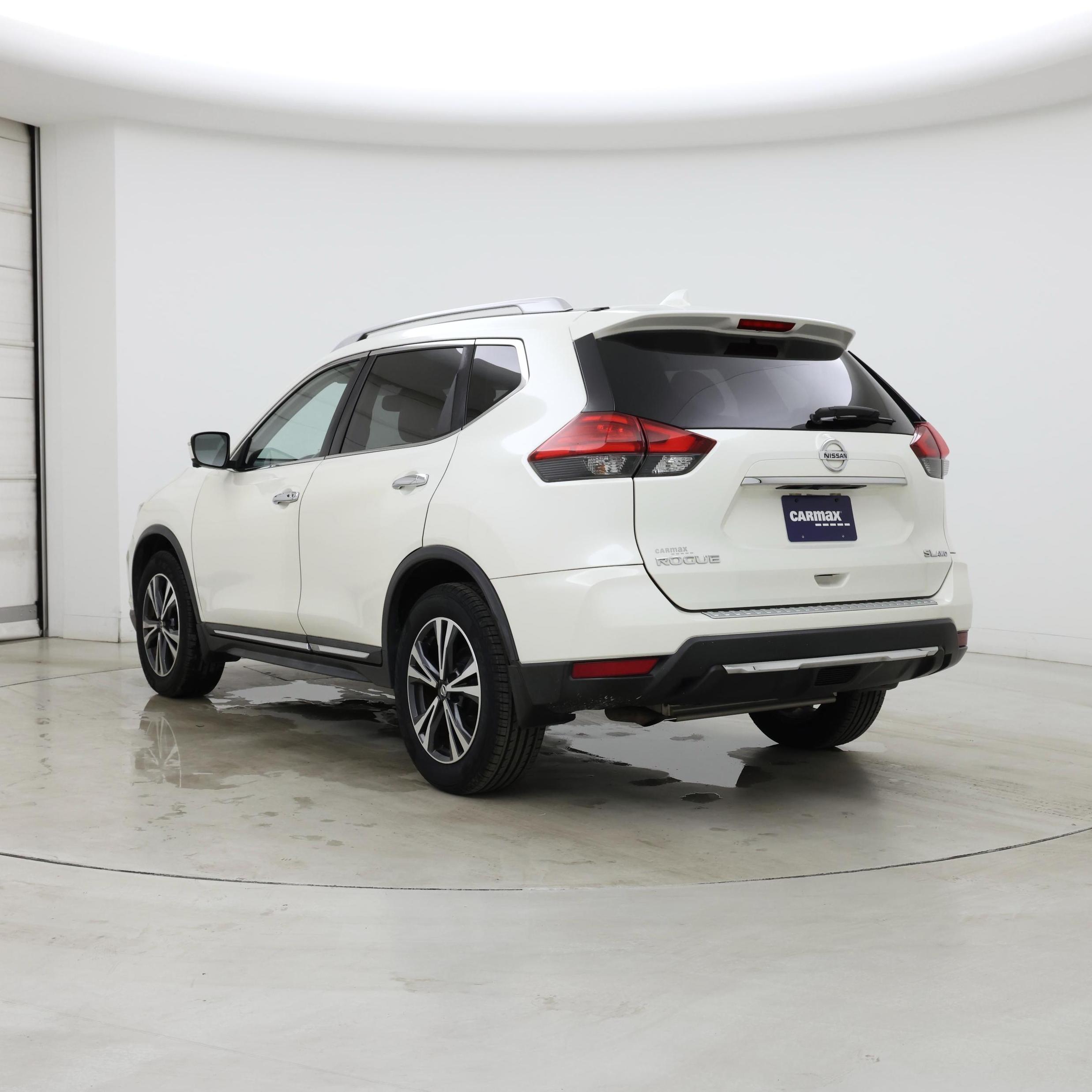 Thumbnail: 2017 Nissan Rogue - 2