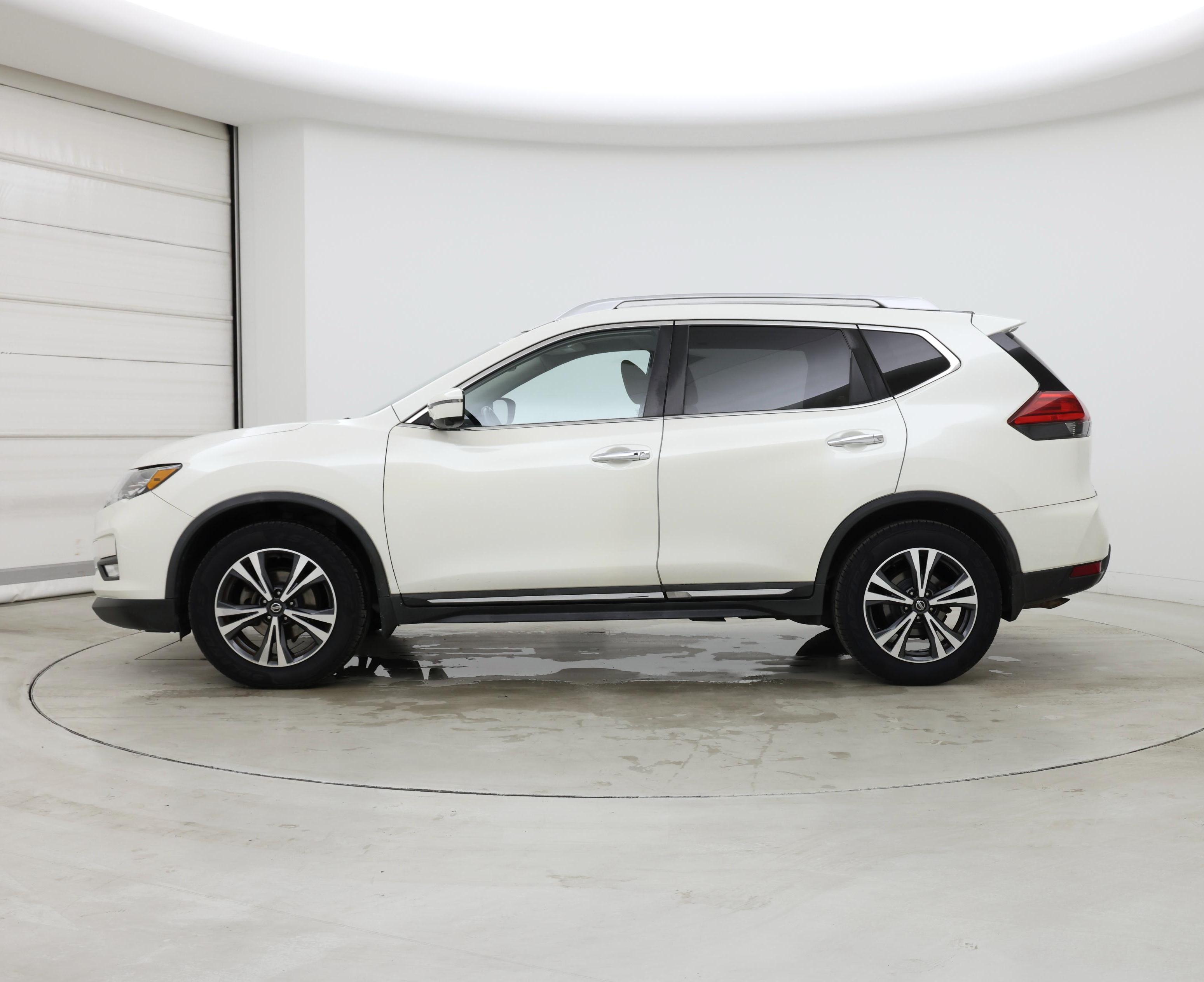 Thumbnail: 2017 Nissan Rogue - 3