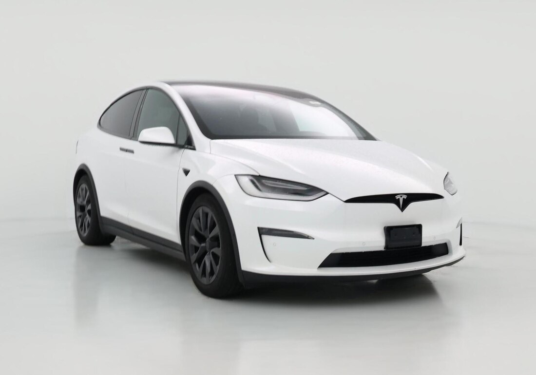 2023 Tesla Model X Long Range in White — CarMax photo