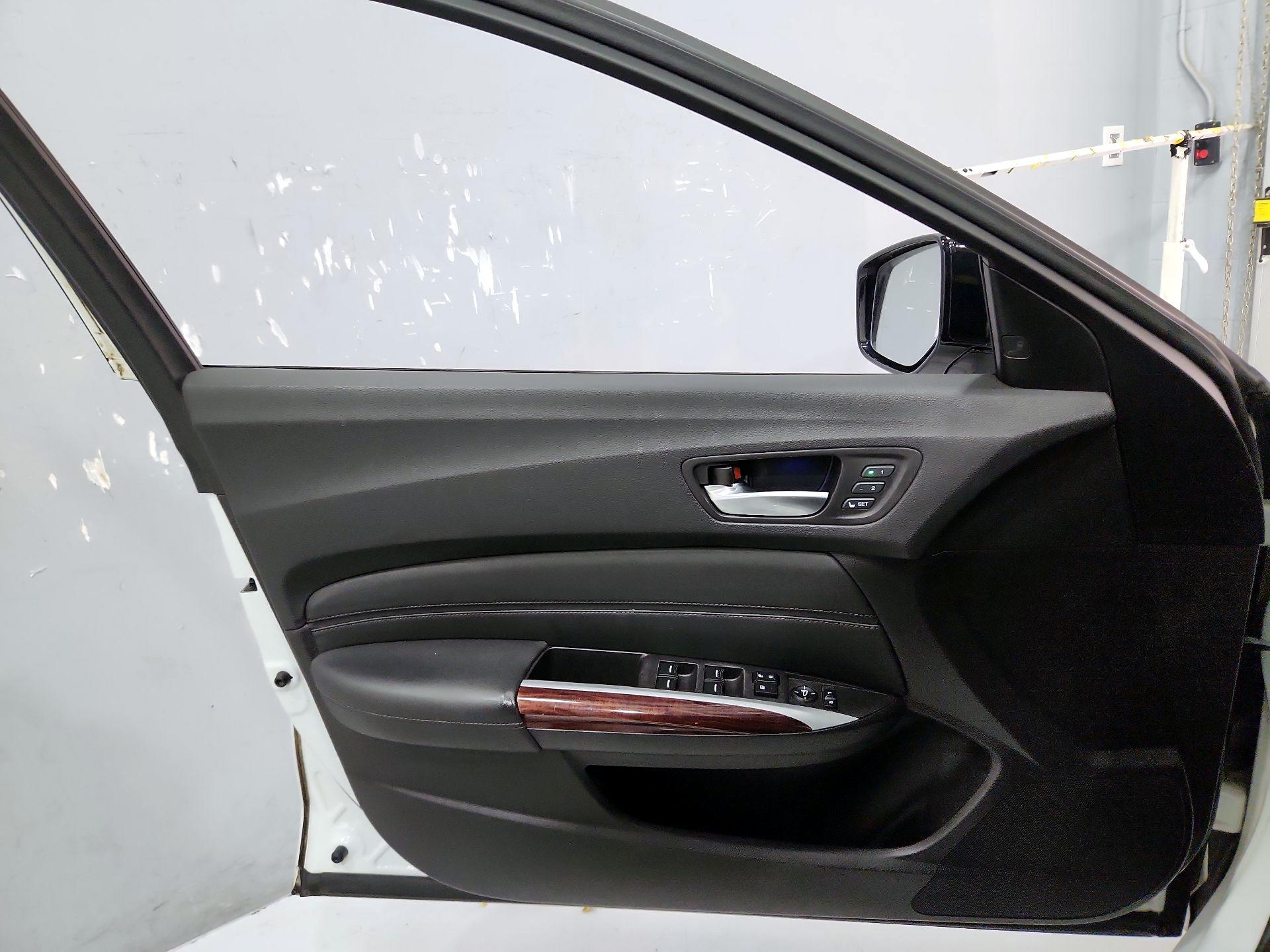 Thumbnail: 2015 Acura TLX - 12