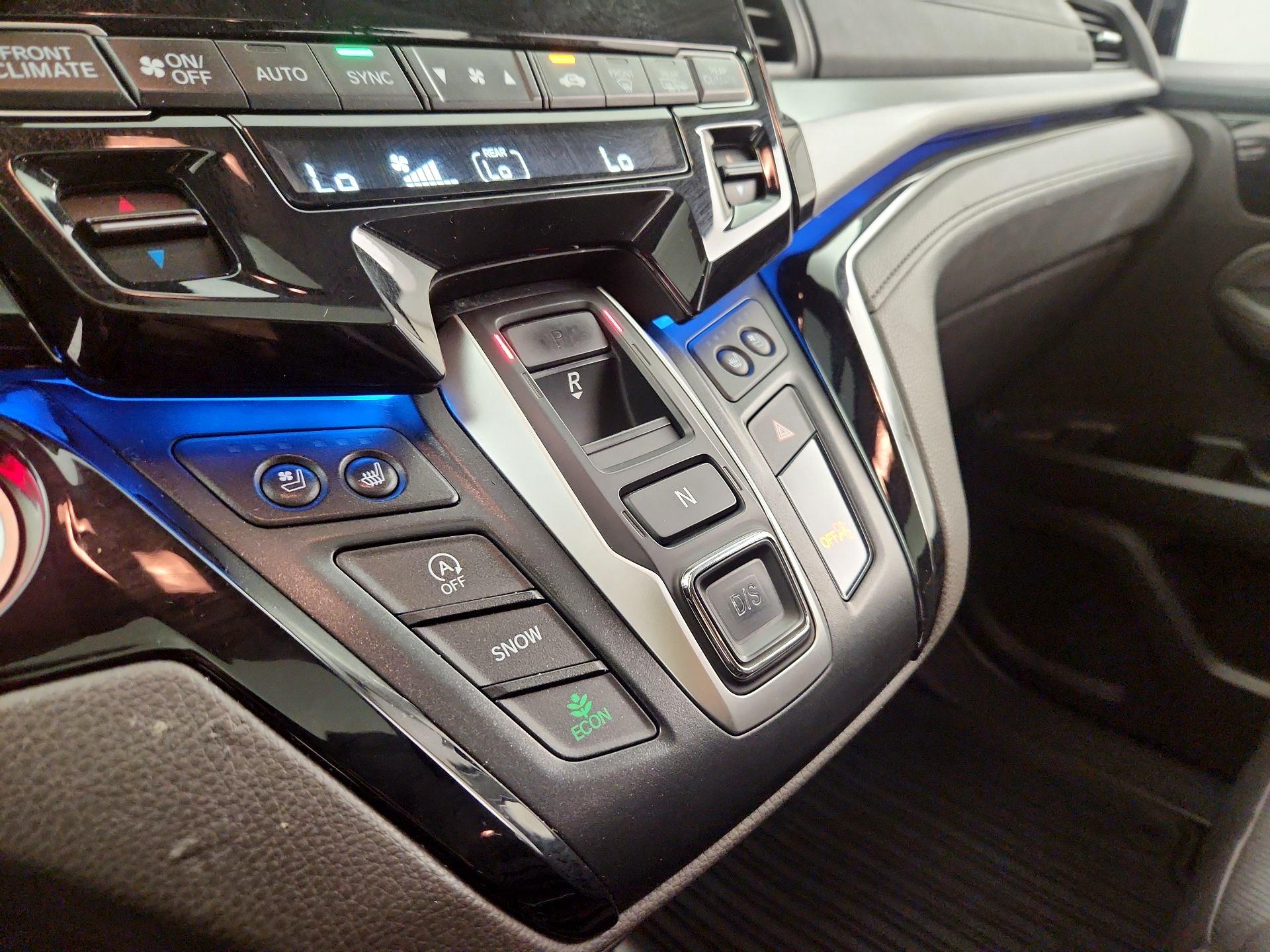 Thumbnail: 2018 Honda Odyssey - 18
