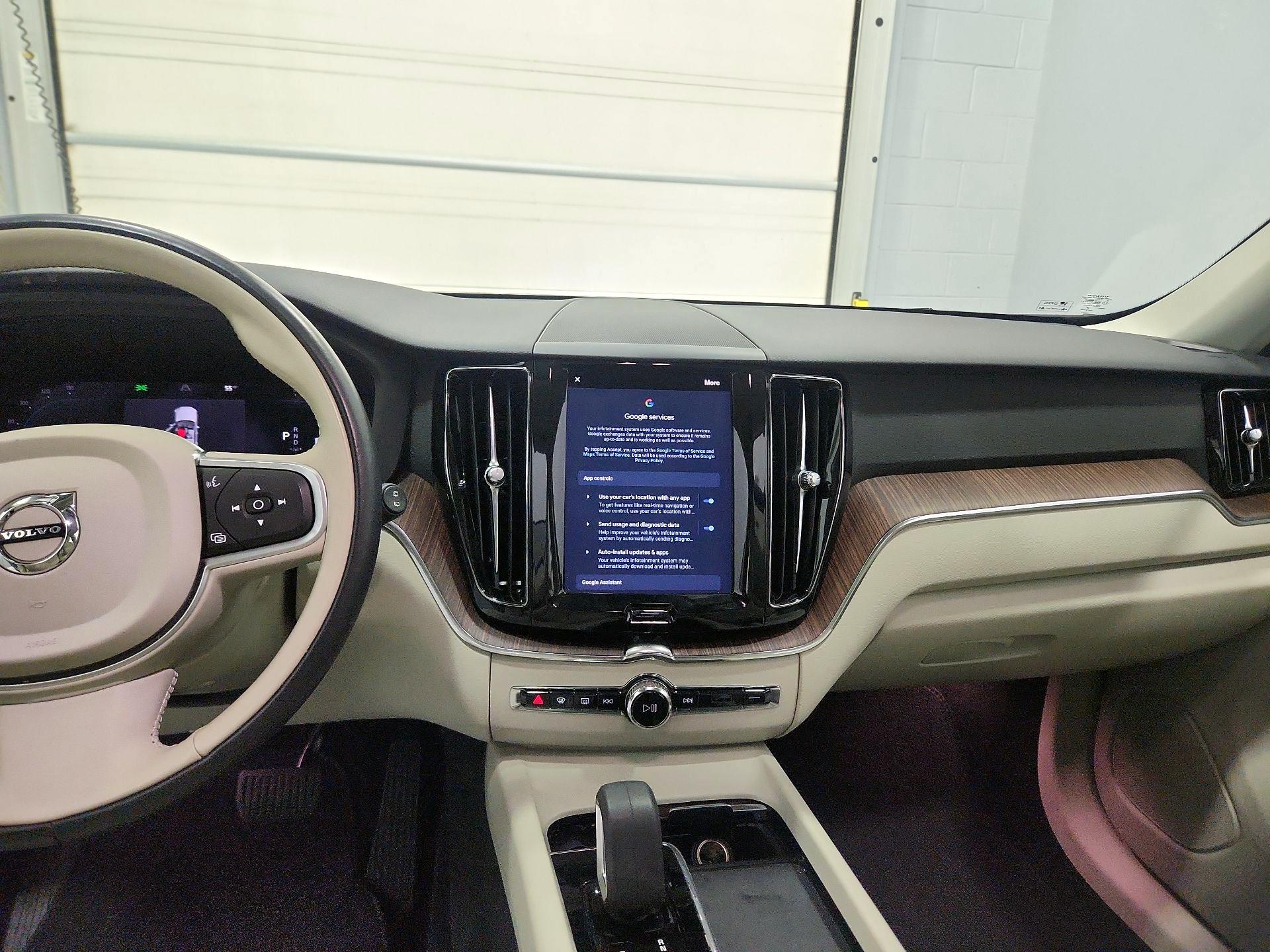 Thumbnail: 2022 Volvo XC60 - 9