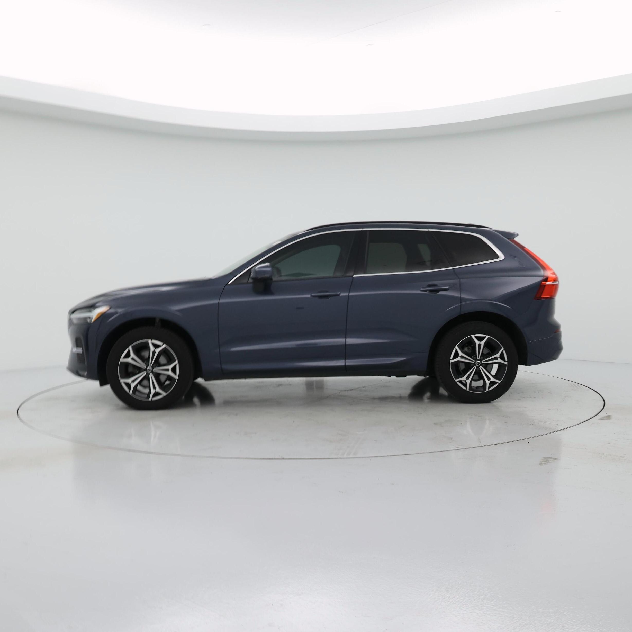 Thumbnail: 2022 Volvo XC60 - 3