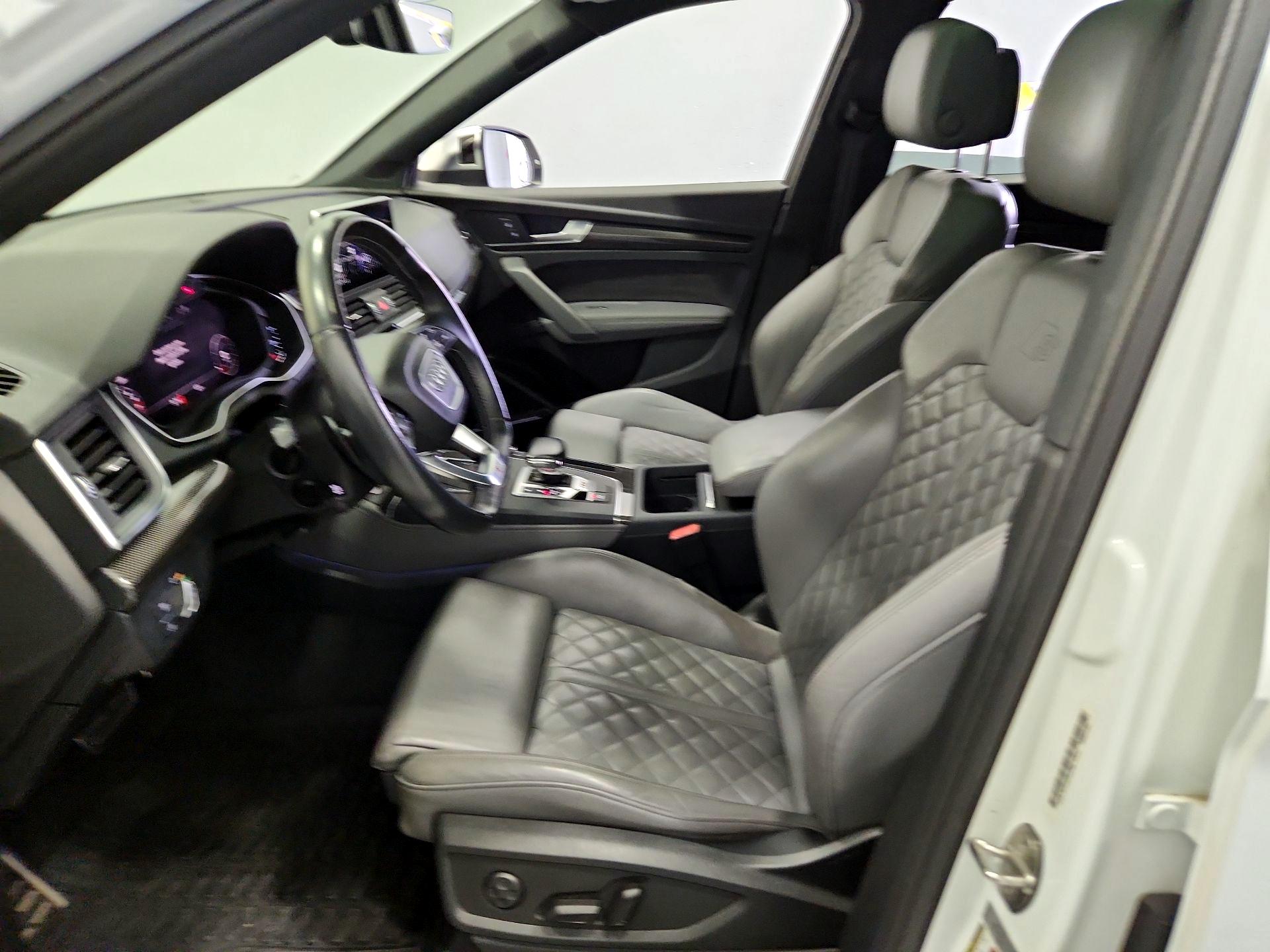 Thumbnail: 2019 Audi SQ5 - 11