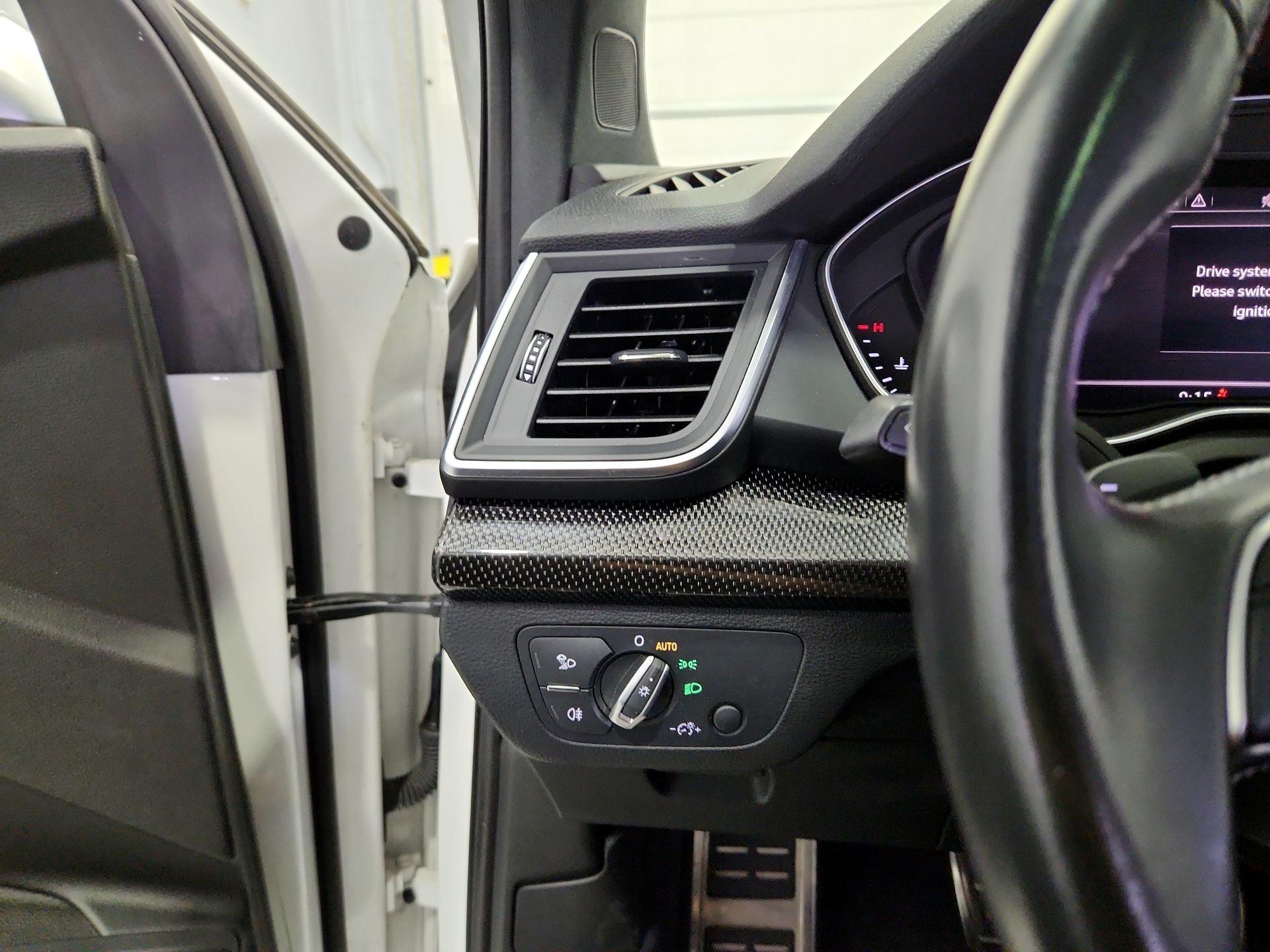 Thumbnail: 2019 Audi SQ5 - 13