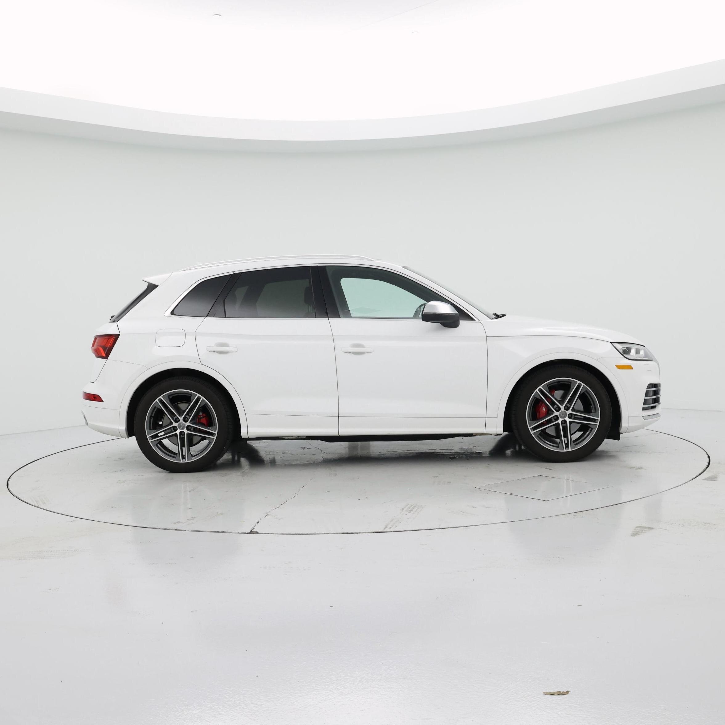 Thumbnail: 2019 Audi SQ5 - 7