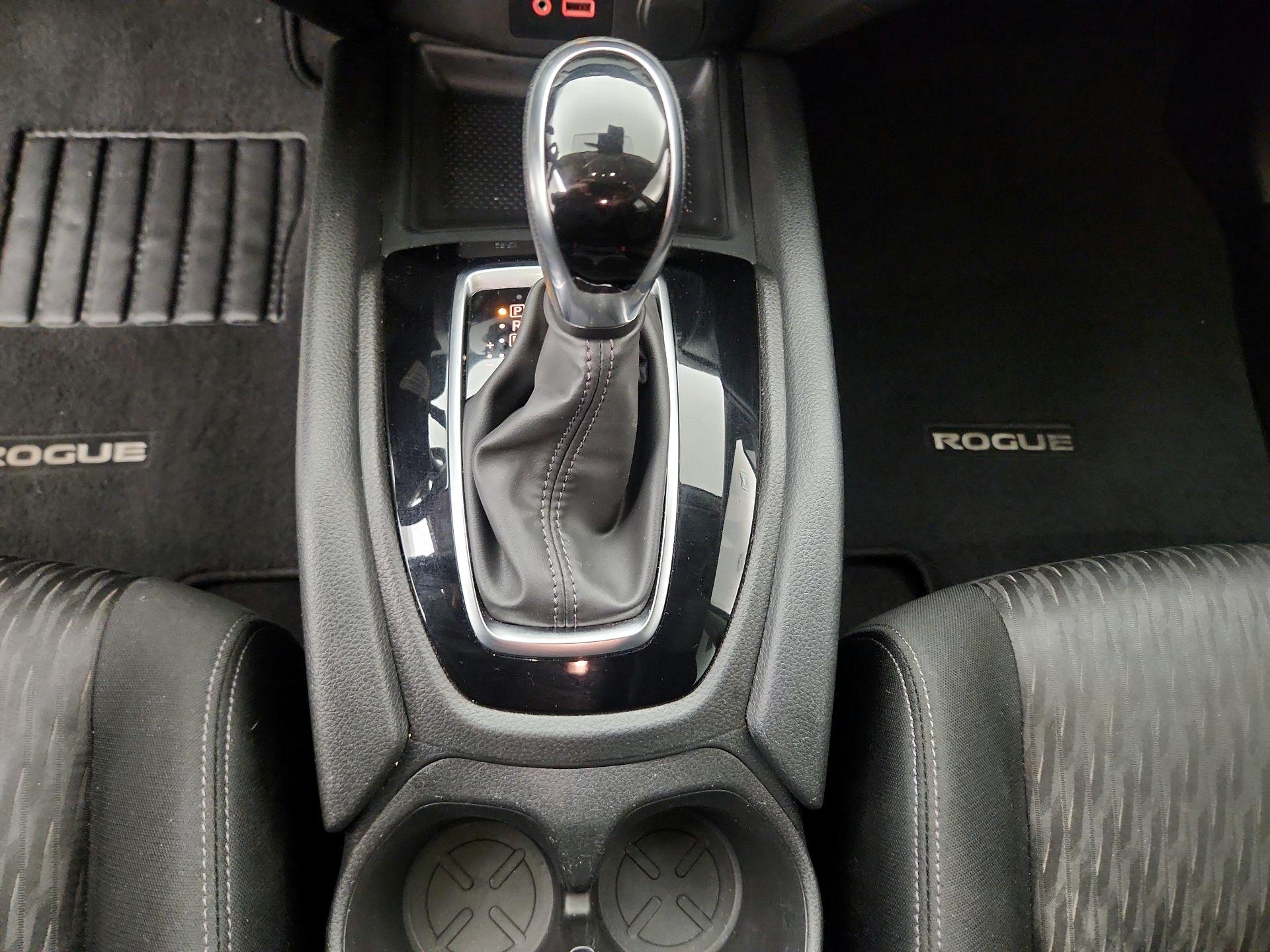 Thumbnail: 2019 Nissan Rogue - 17