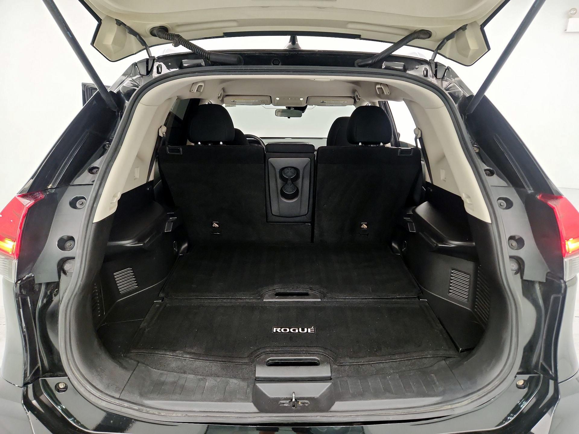 Thumbnail: 2019 Nissan Rogue - 19