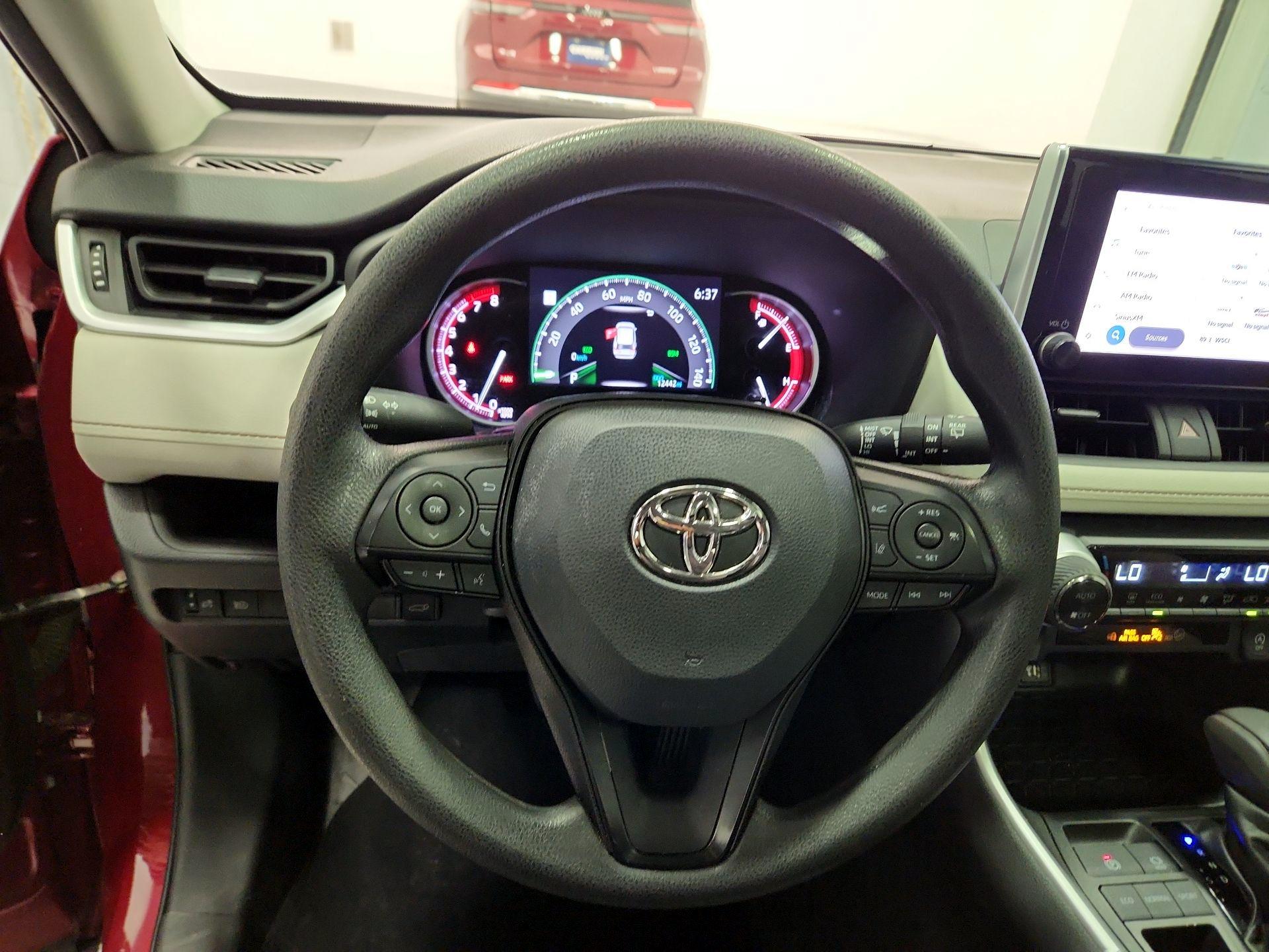 Thumbnail: 2023 Toyota RAV4 - 10
