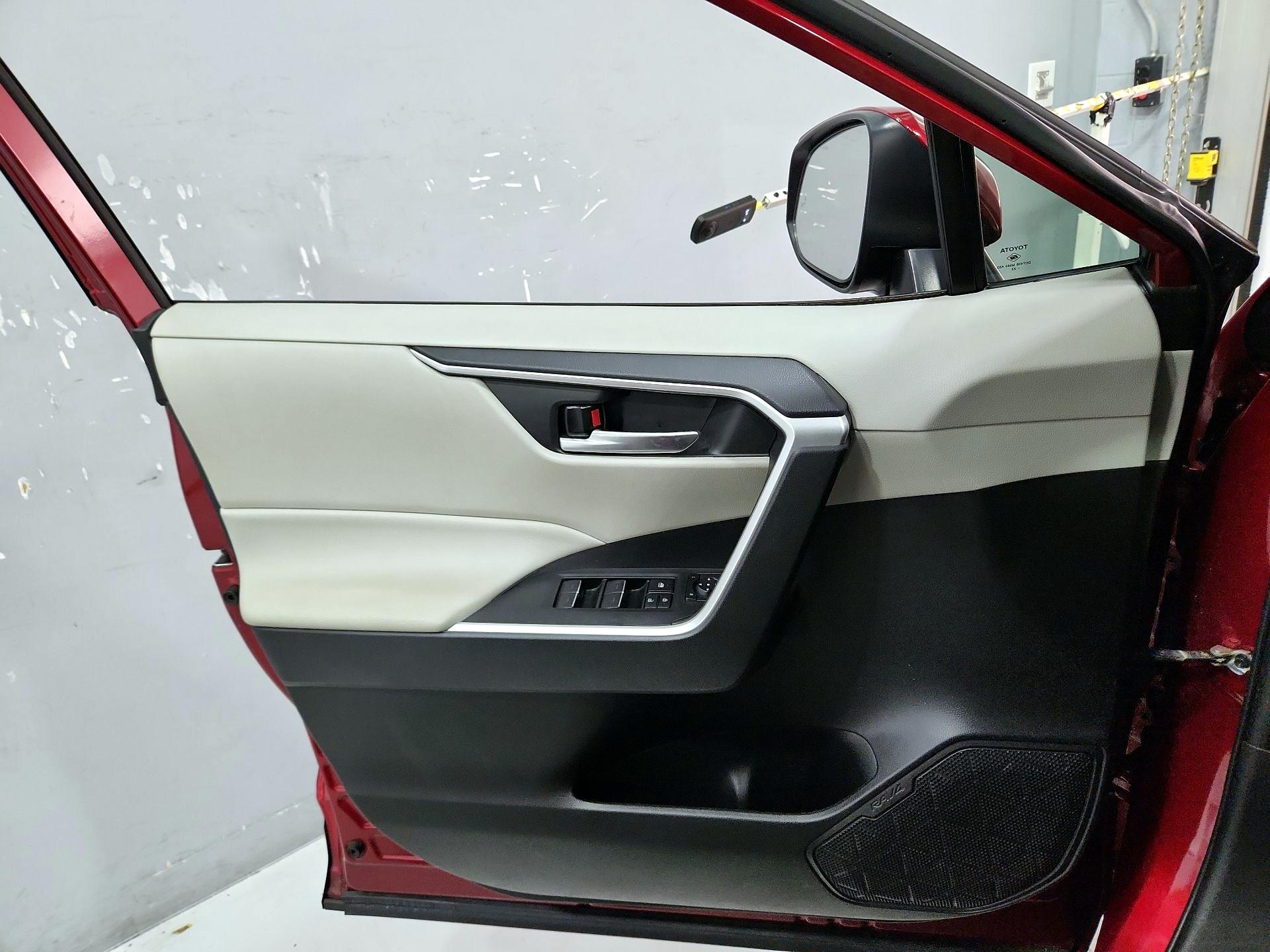 Thumbnail: 2023 Toyota RAV4 - 12