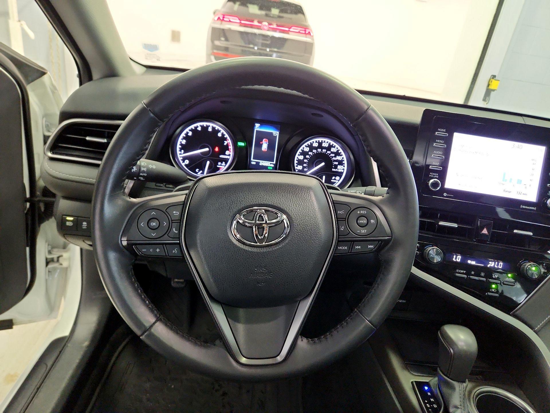 Thumbnail: 2022 Toyota Camry - 10