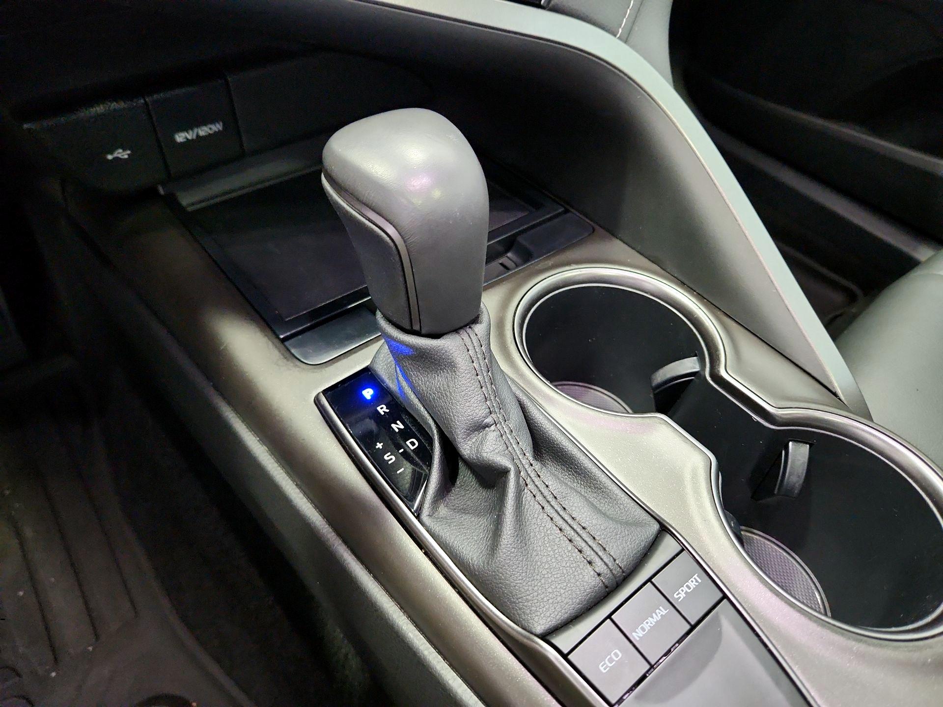 Thumbnail: 2022 Toyota Camry - 17