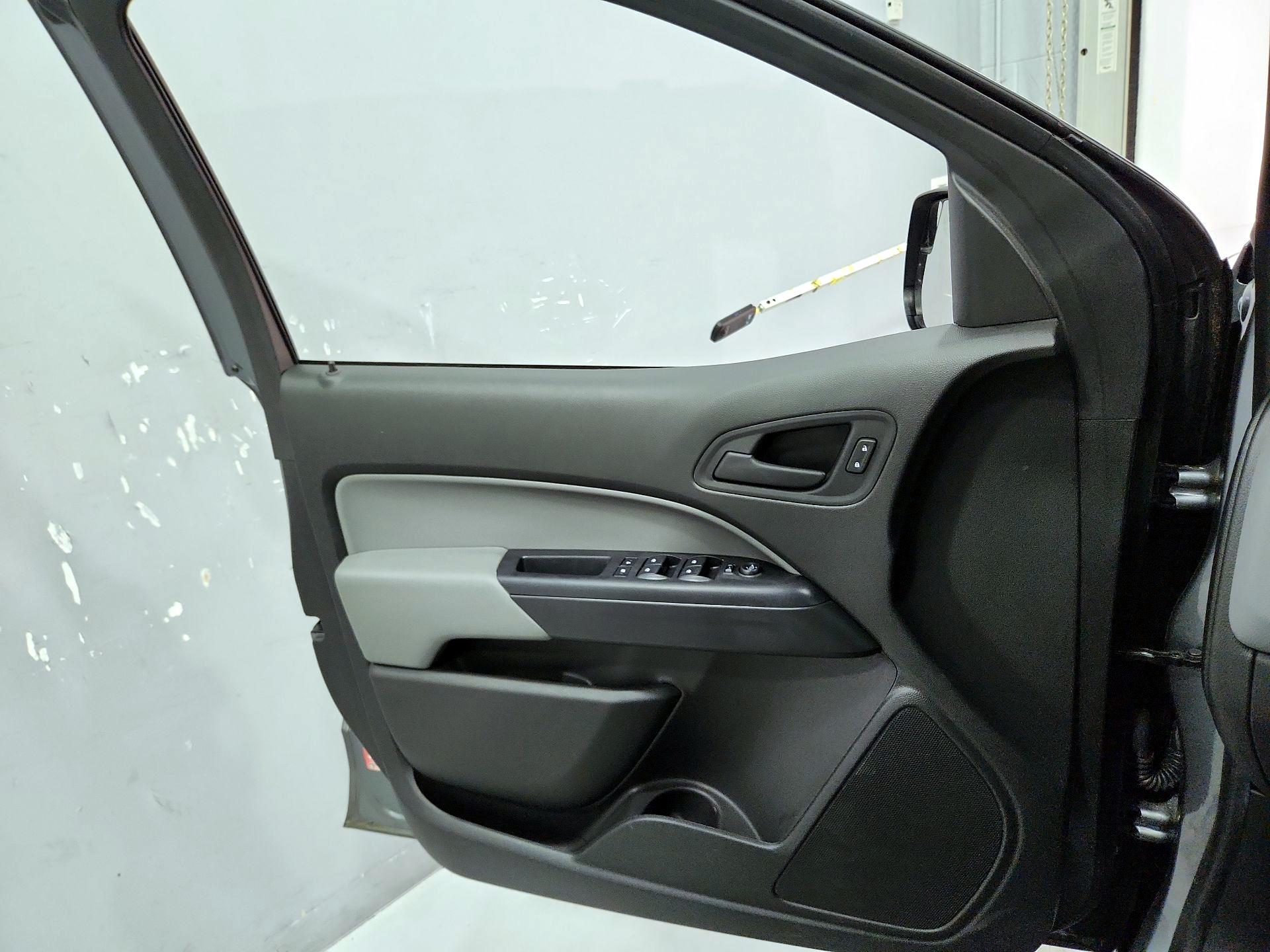 Thumbnail: 2022 Chevrolet Colorado - 12