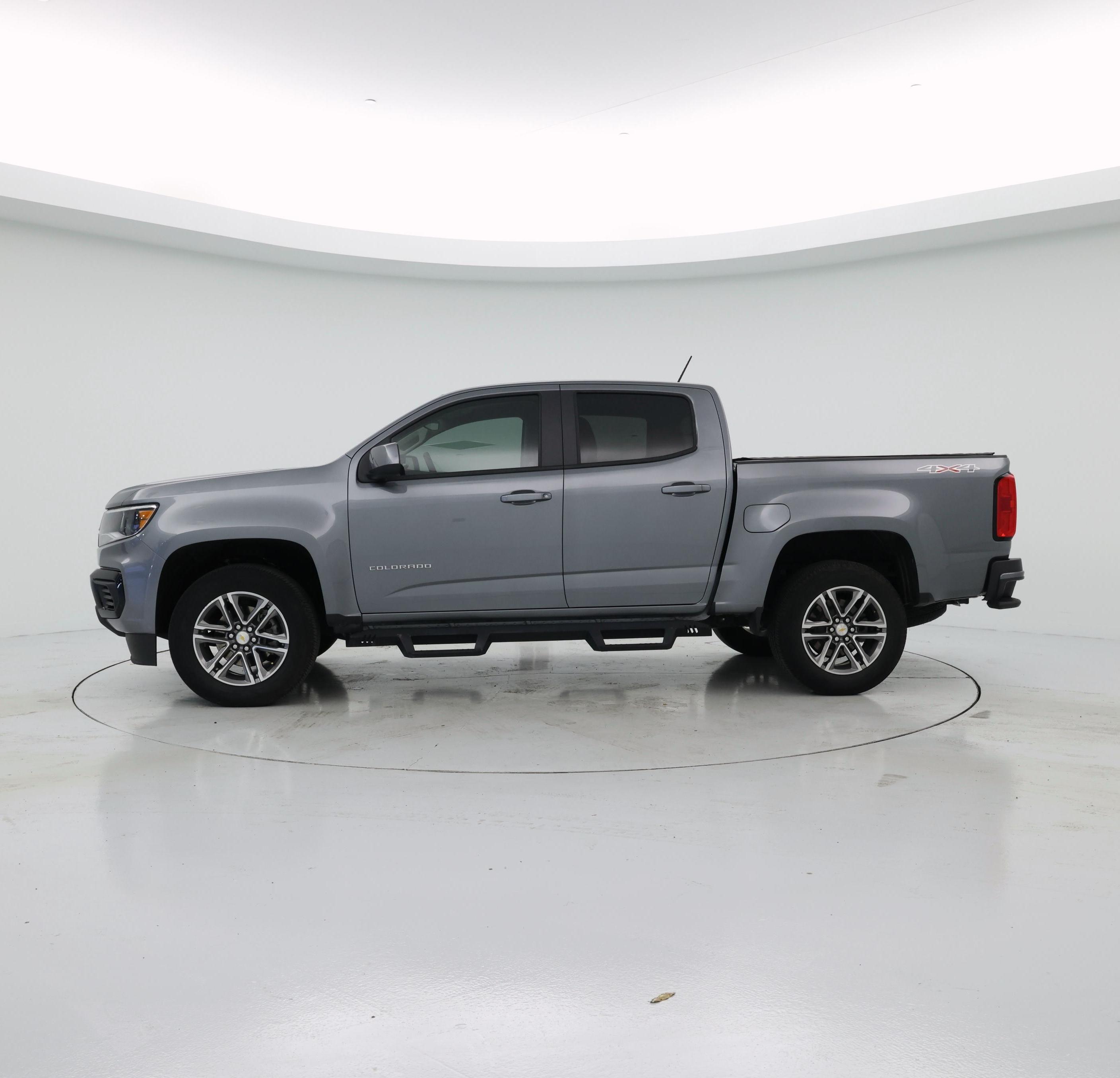 Thumbnail: 2022 Chevrolet Colorado - 3