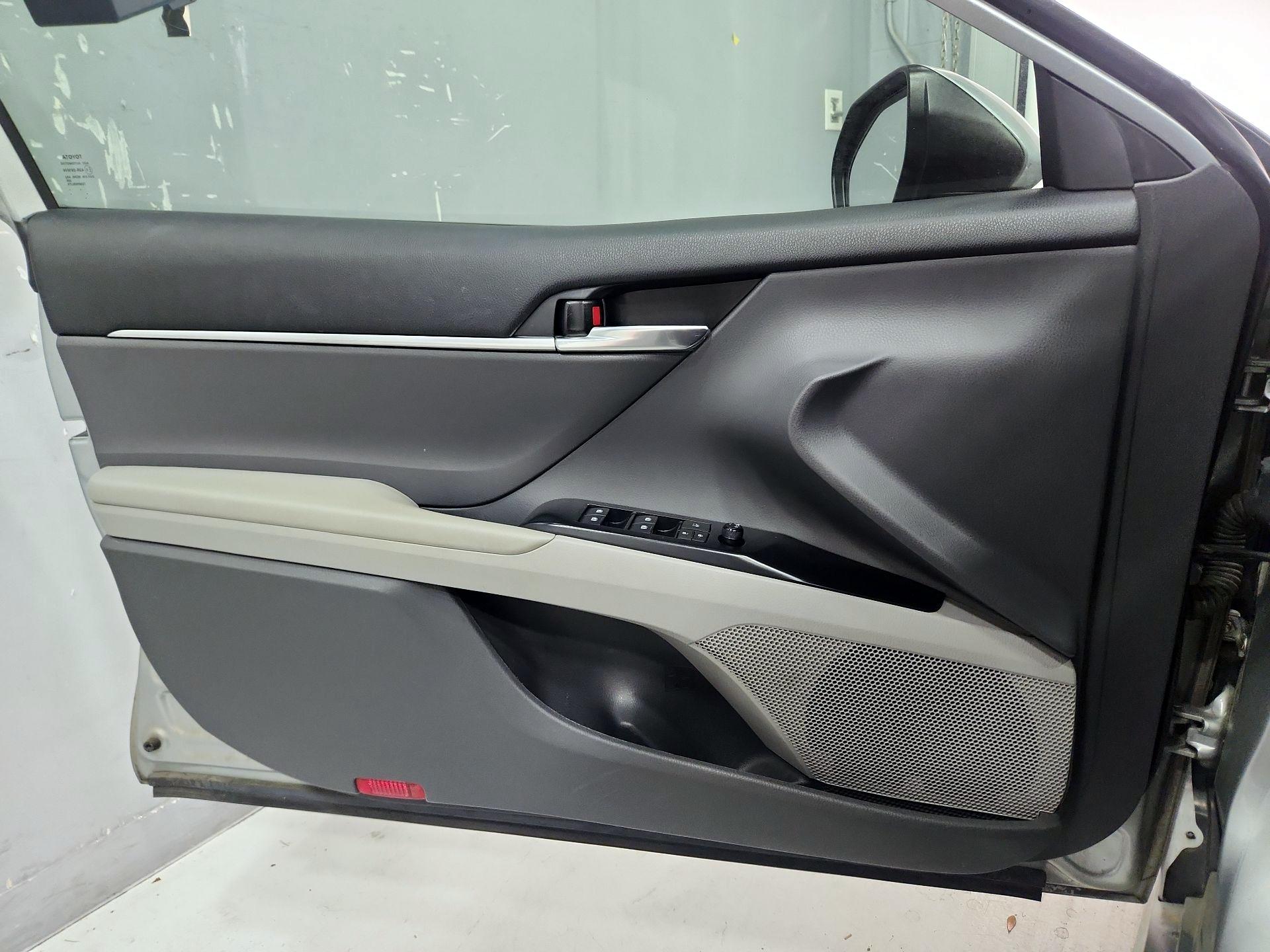 Thumbnail: 2020 Toyota Camry - 12