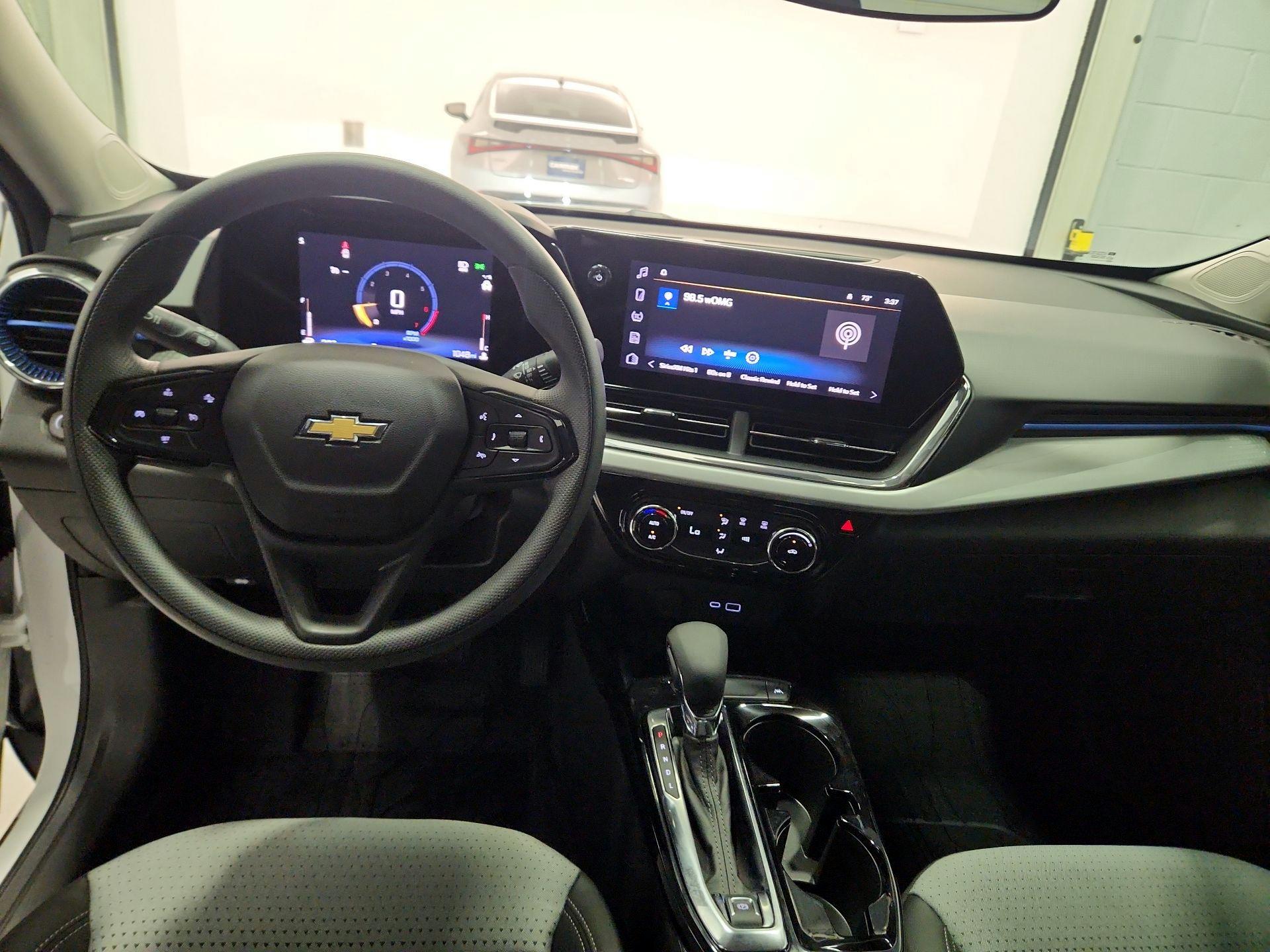 Thumbnail: 2026 Chevrolet Trax - 9