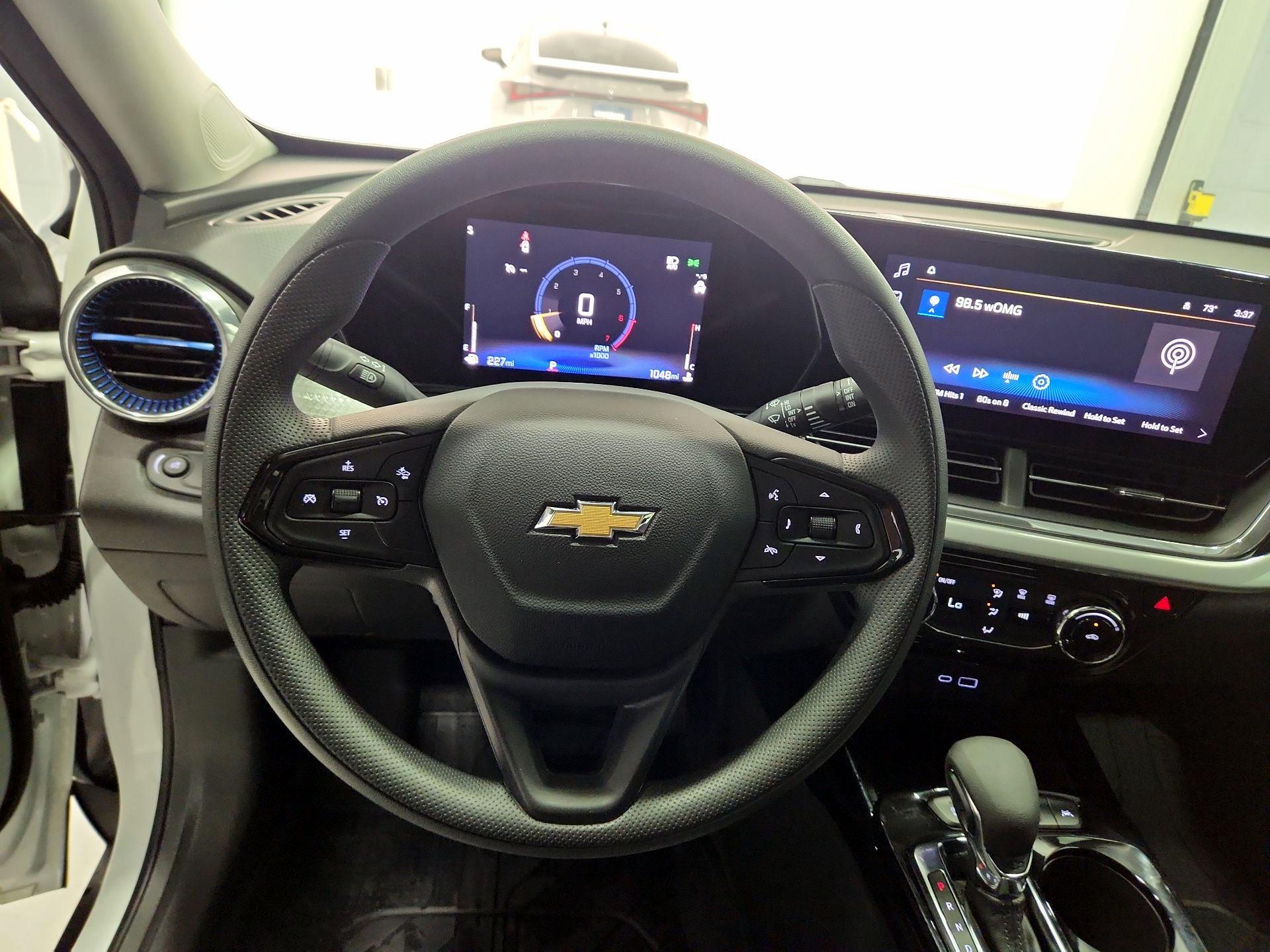 Thumbnail: 2026 Chevrolet Trax - 10