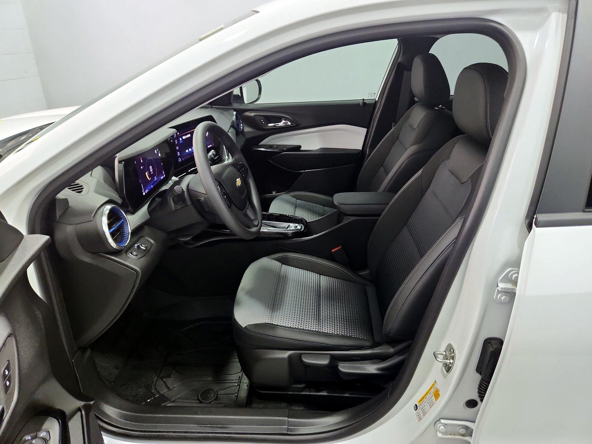 Thumbnail: 2026 Chevrolet Trax - 11