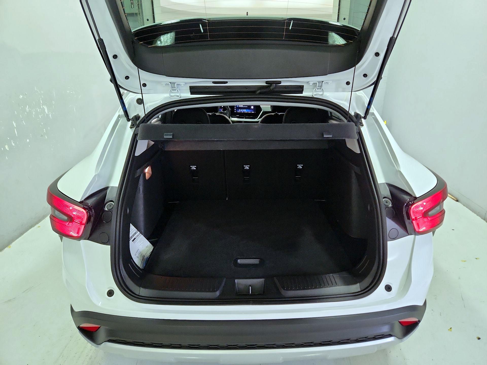 Thumbnail: 2026 Chevrolet Trax - 20